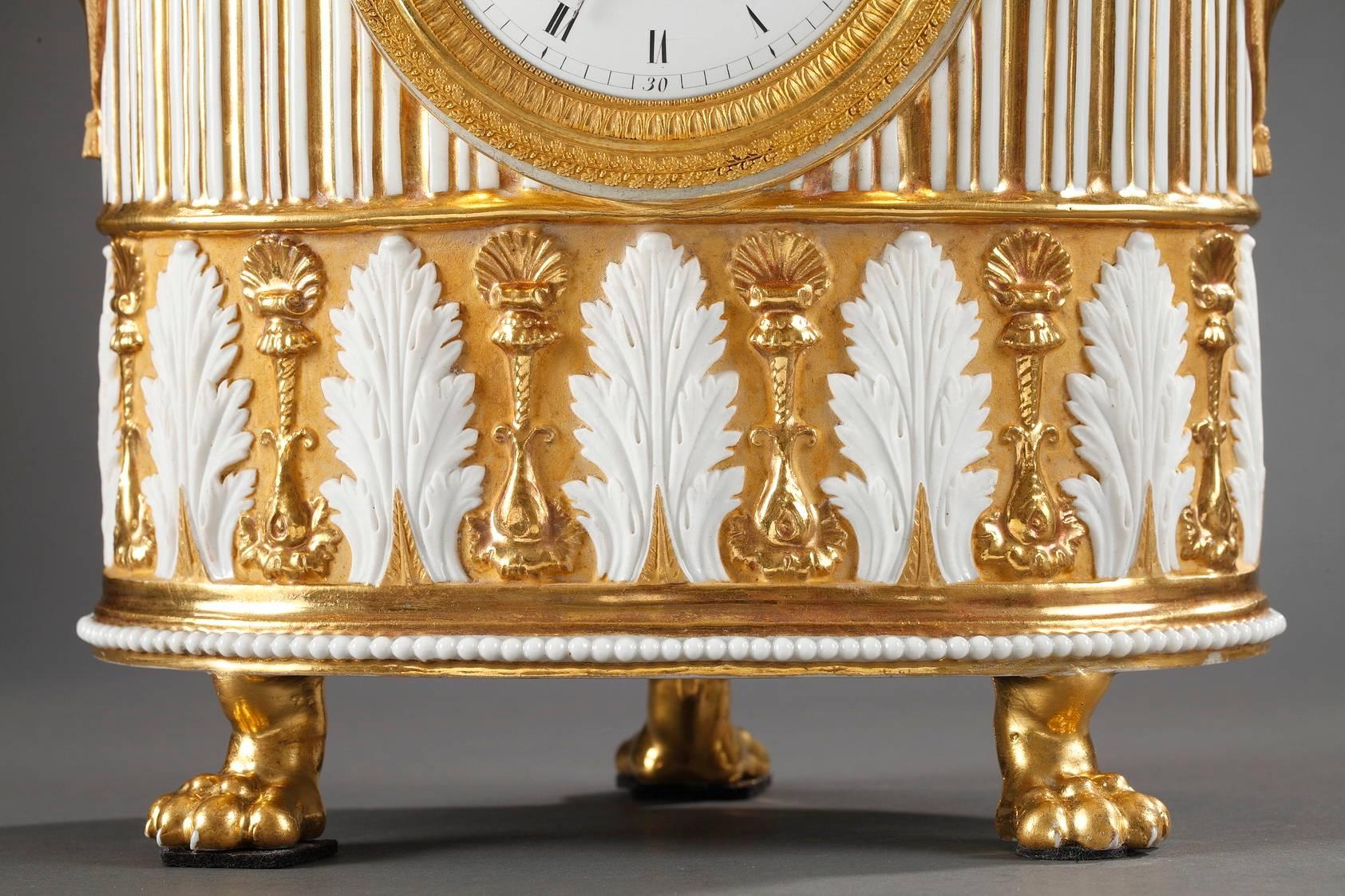 Early 19th Century Vase-Shaped Porcelain Clock 4
