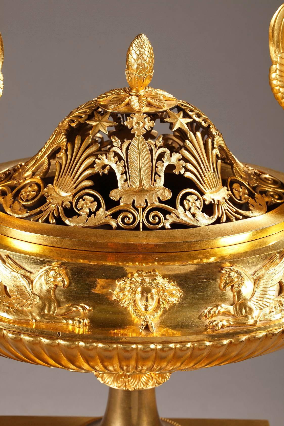 French Empire Centerpiece Perfume Burner in Gilt Bronze and Marble 1