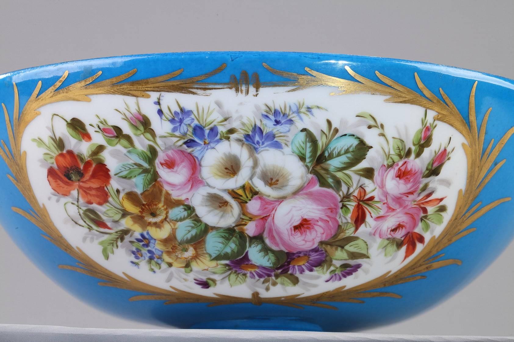 19th Century Large Porcelain Bowl in Sevres Taste In Good Condition In Paris, FR