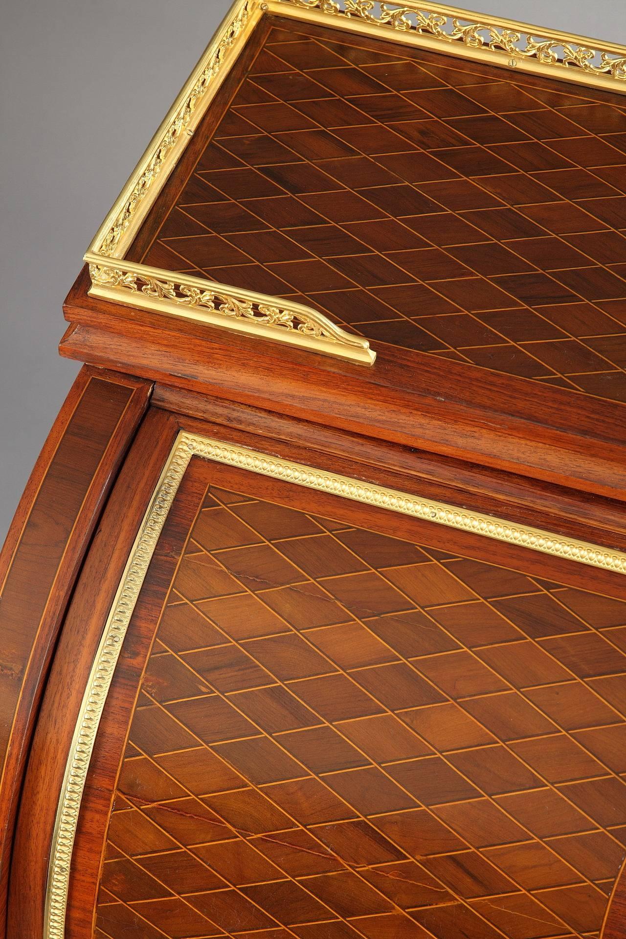 Marquetry Rolltop Desk after One Commissioned by Marie-Antoinette to Riesener In Good Condition In Paris, FR