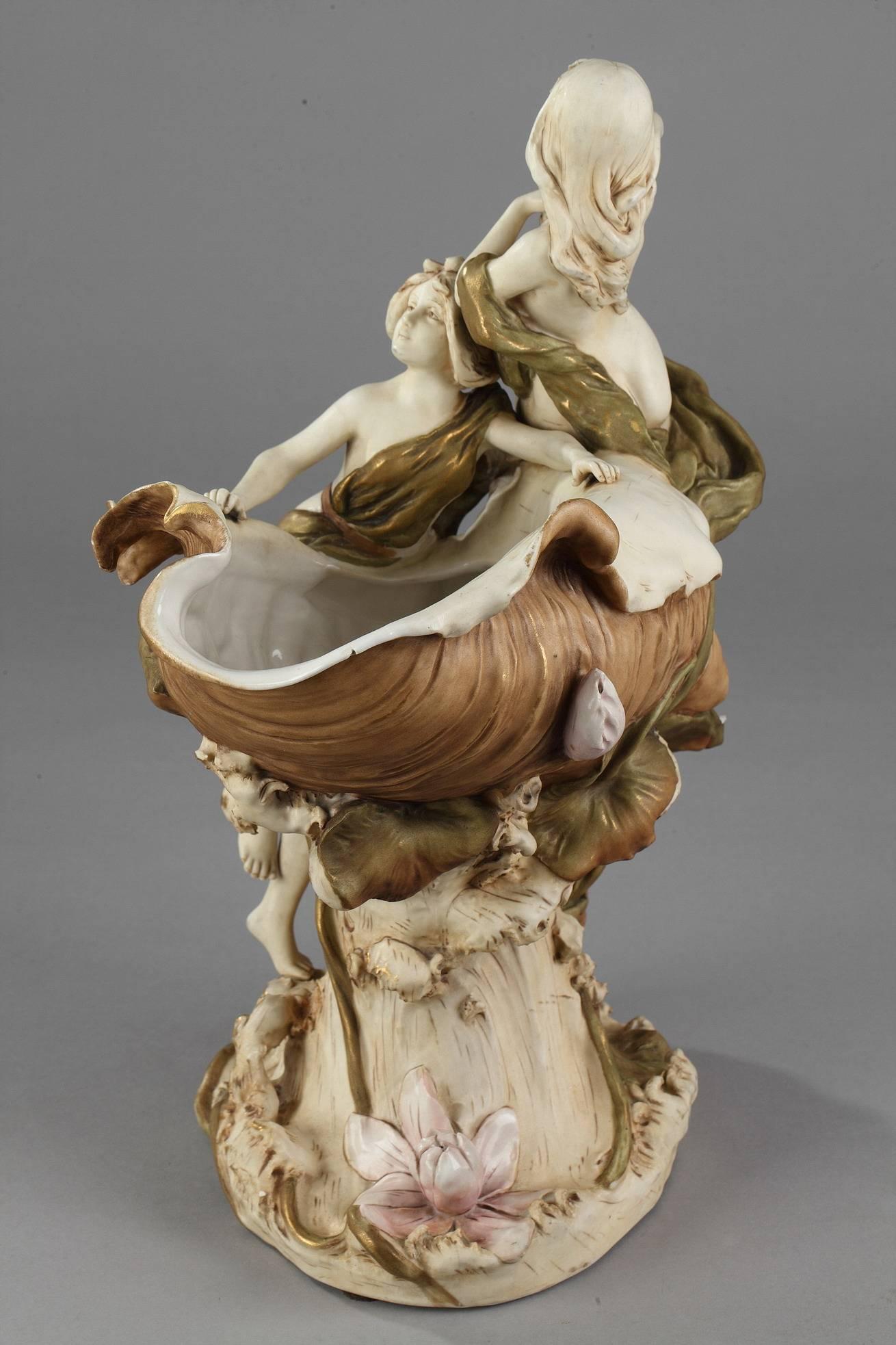 Art Nouveau Royal Dux Porcelain Centrepiece In Good Condition In Paris, FR
