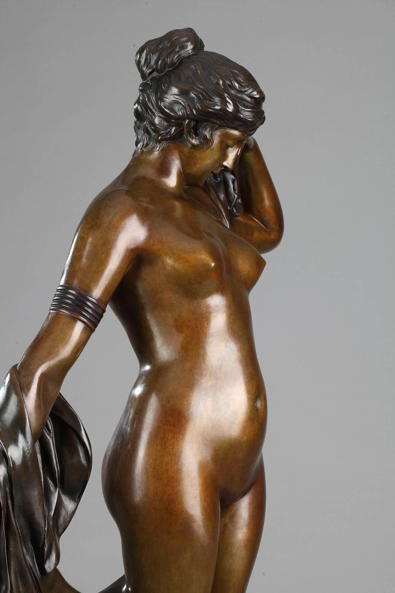 Large antique nude female bronze sculpture with brown patina: Phryne Before Her Judges; by Pierre-Etienne Daniel Campagne (French, 1851-1910).
 
Campagne worked primarily in Paris where he was a student of Falguière. He first exhibited in the