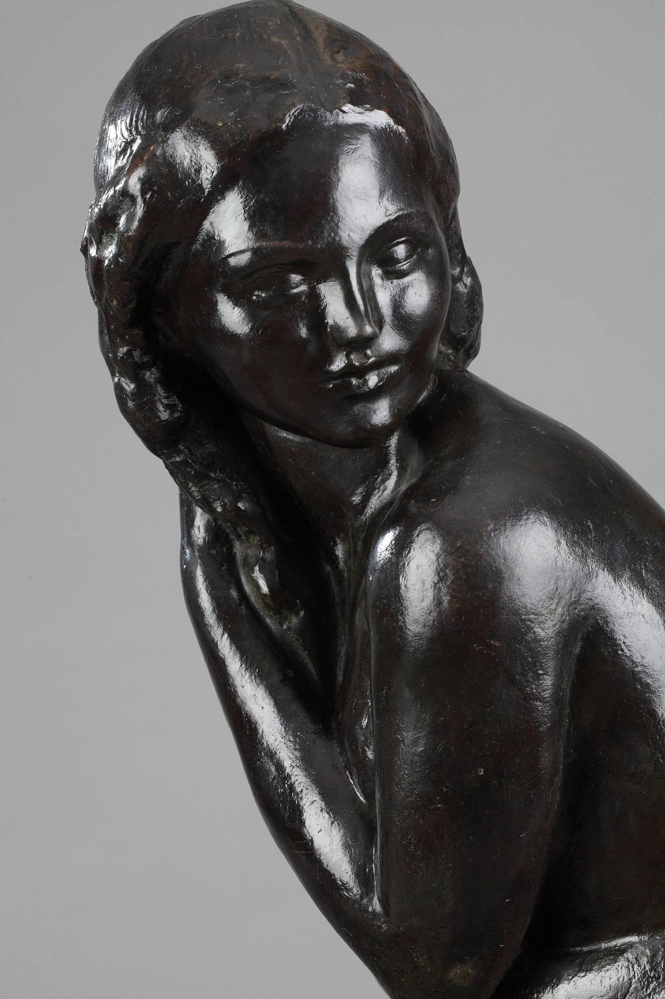 female nude statue