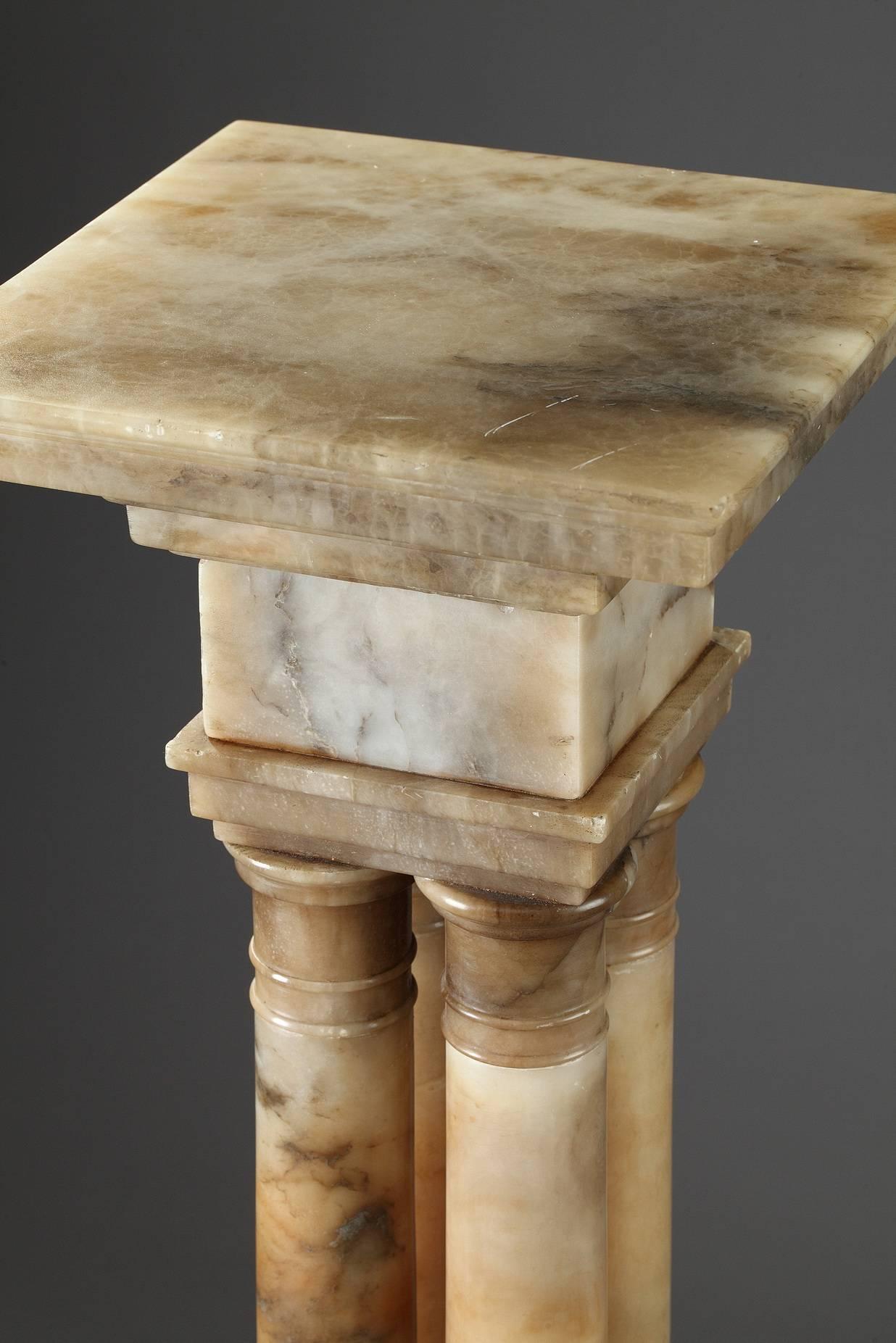 19th Century Alabaster Display Column In Good Condition In Paris, FR
