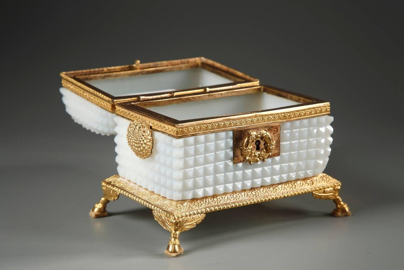 Early 19th Century Charles X White Opaline Jewelry Box 1