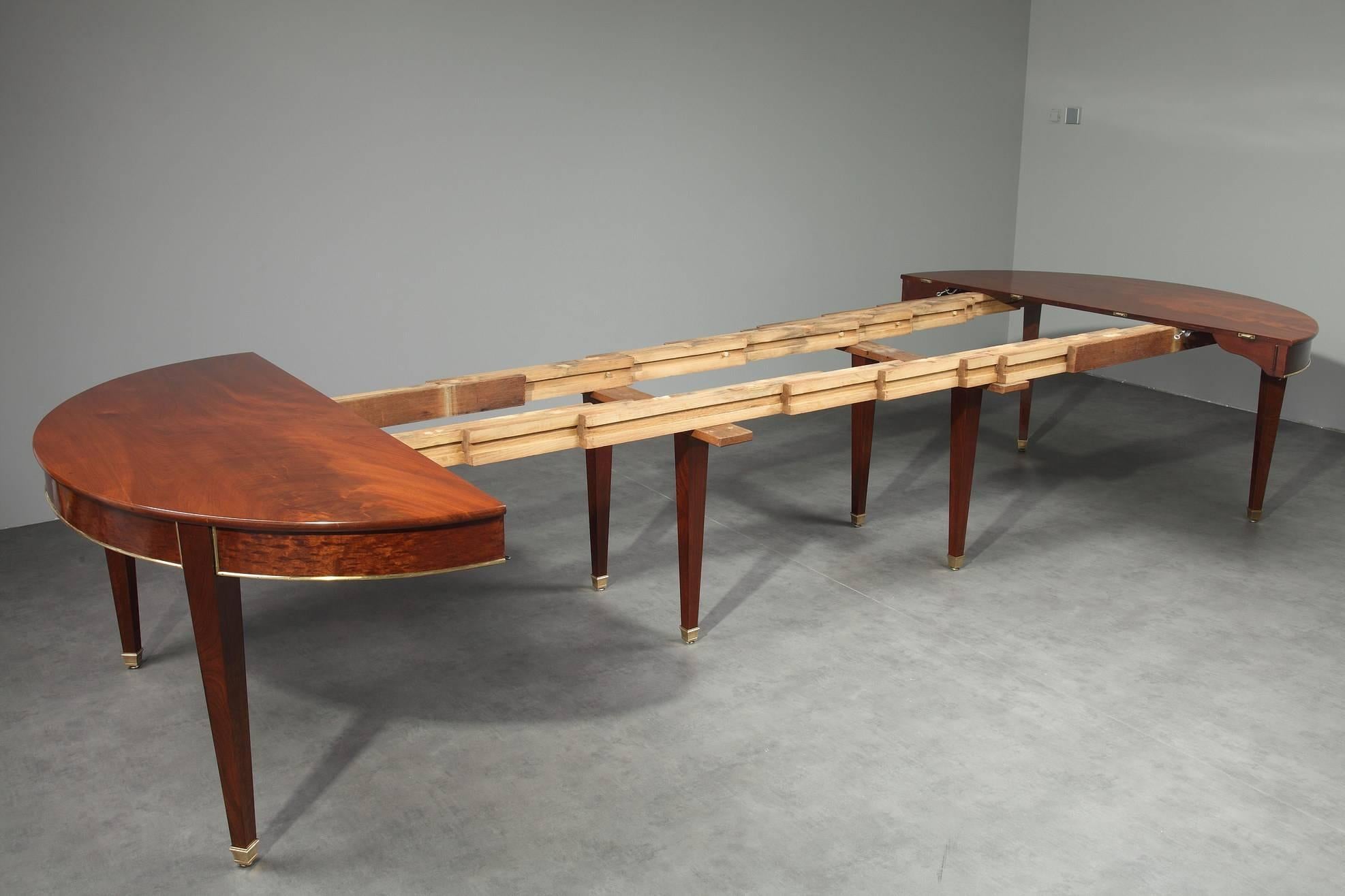 Late 18th Century Directoire Extendable Mahogany, Brass and Gilt Bronze Table 1