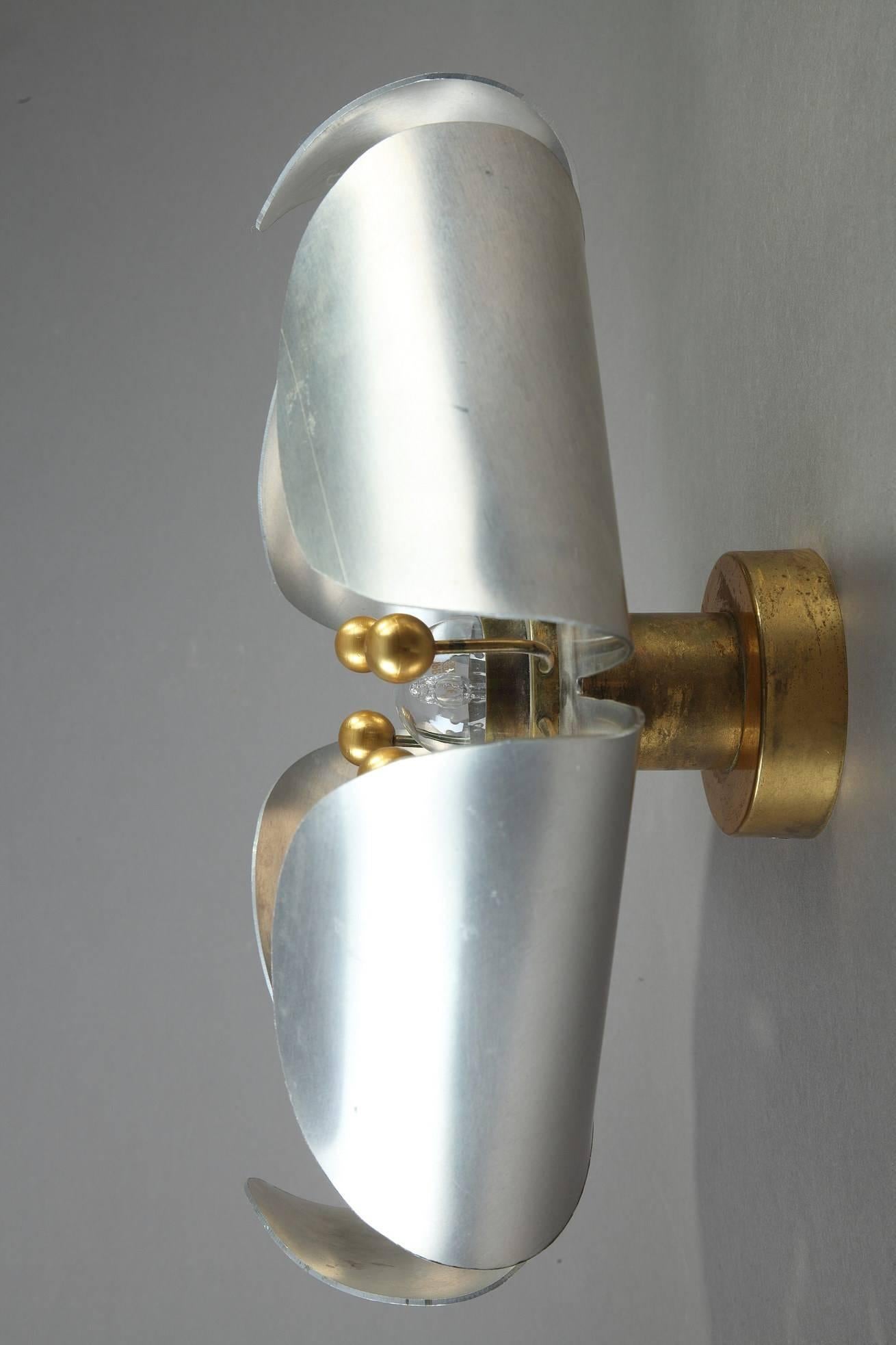 Mid-Century Modern 20th Century Chrome-Plated and Brass Pistil-Shaped Wall Light