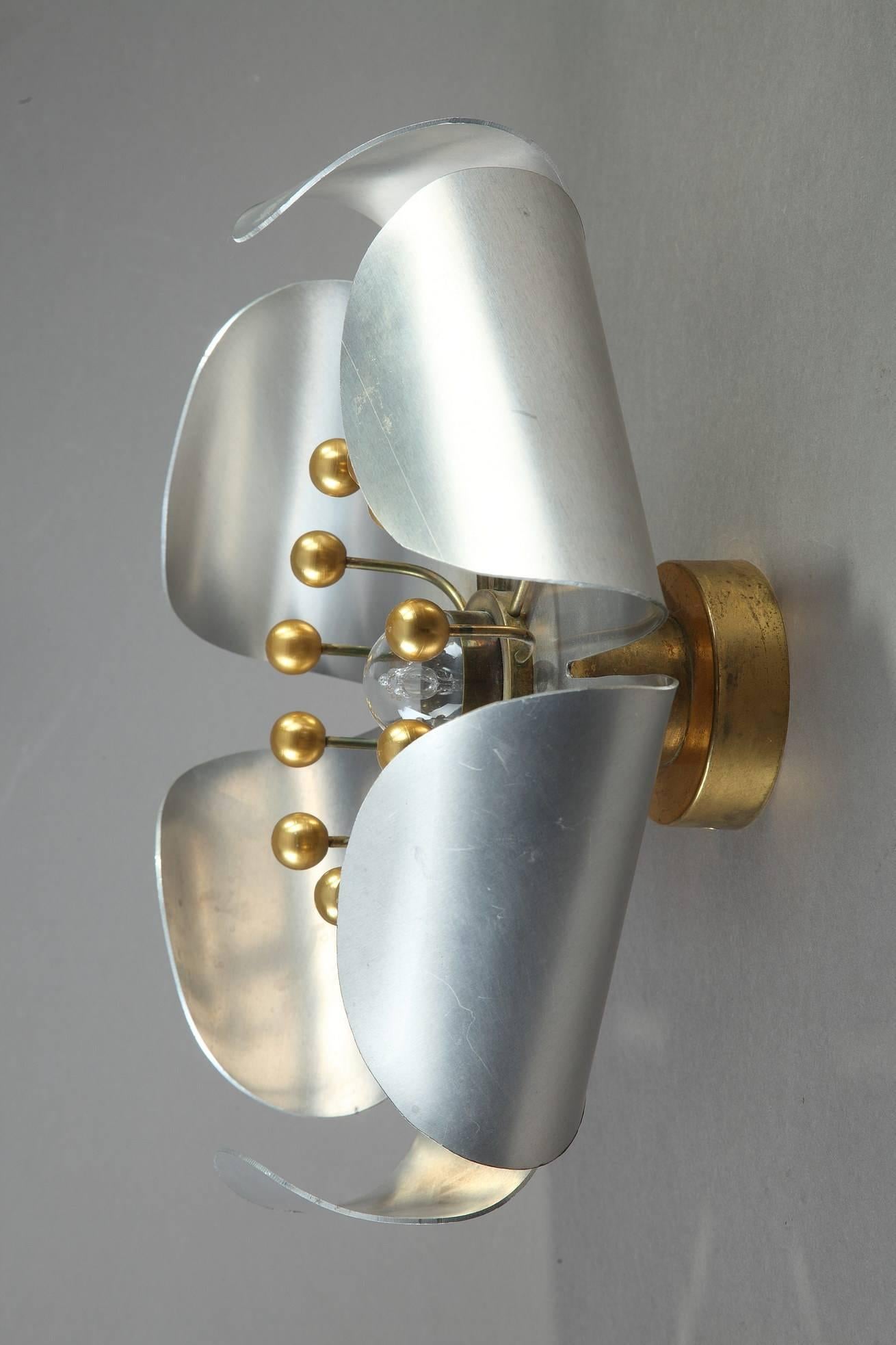 Late 20th Century 20th Century Chrome-Plated and Brass Pistil-Shaped Wall Light