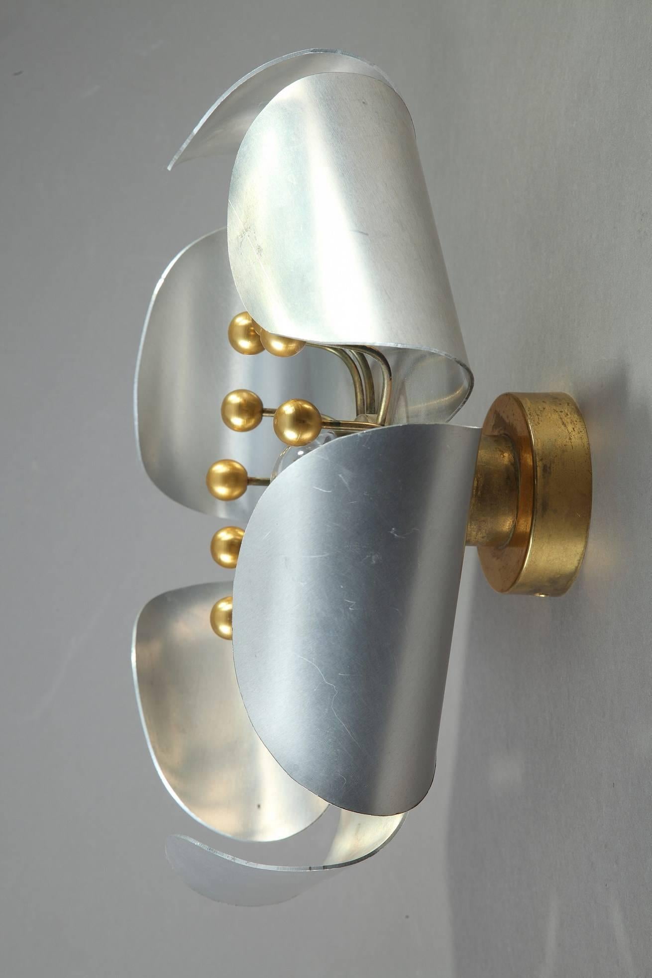 20th Century Chrome-Plated and Brass Pistil-Shaped Wall Light 1