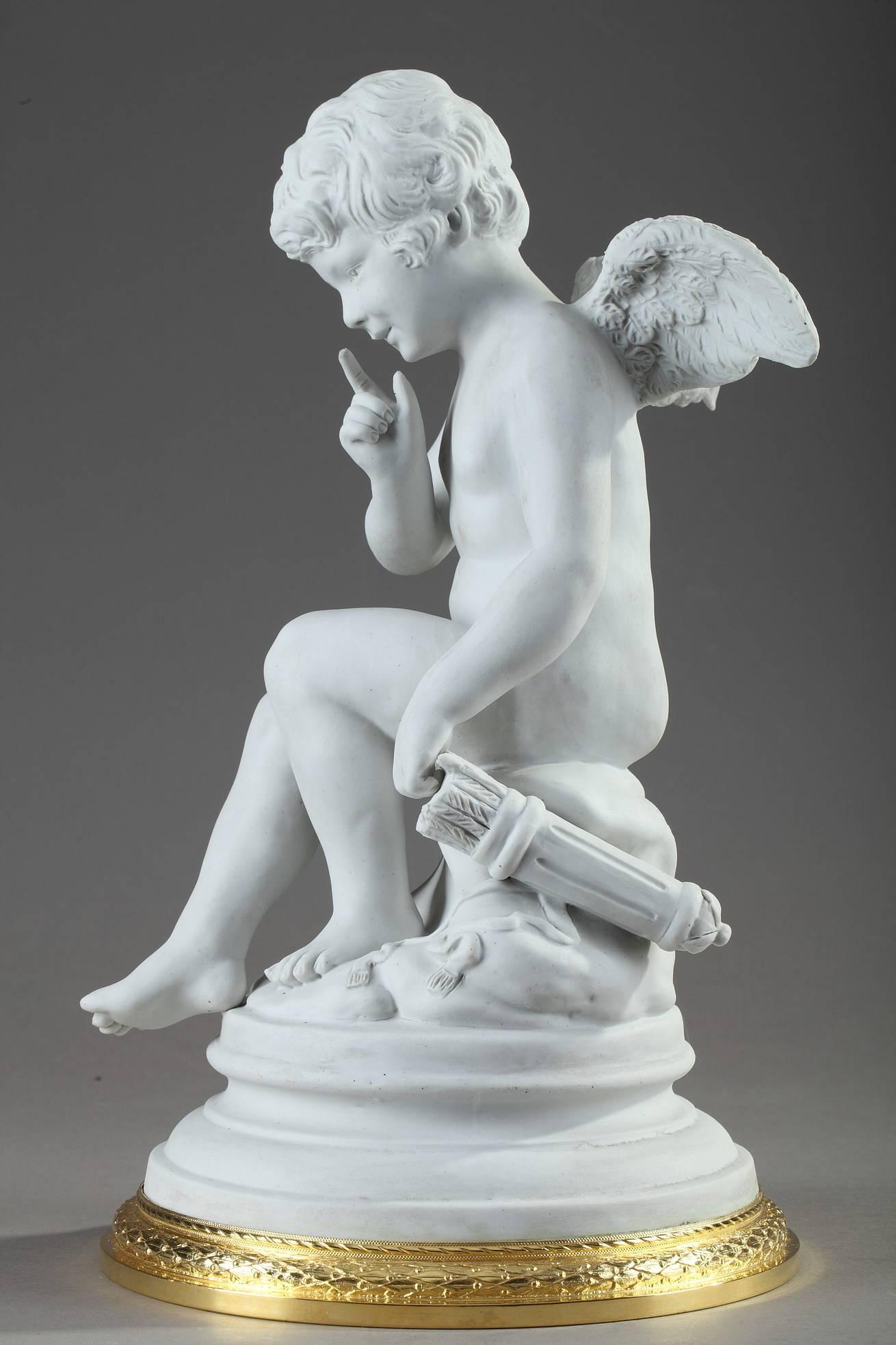 Doré Statue bisque « Amour Assis » d'après Etienne-Maurice Falconet, 1716-1791