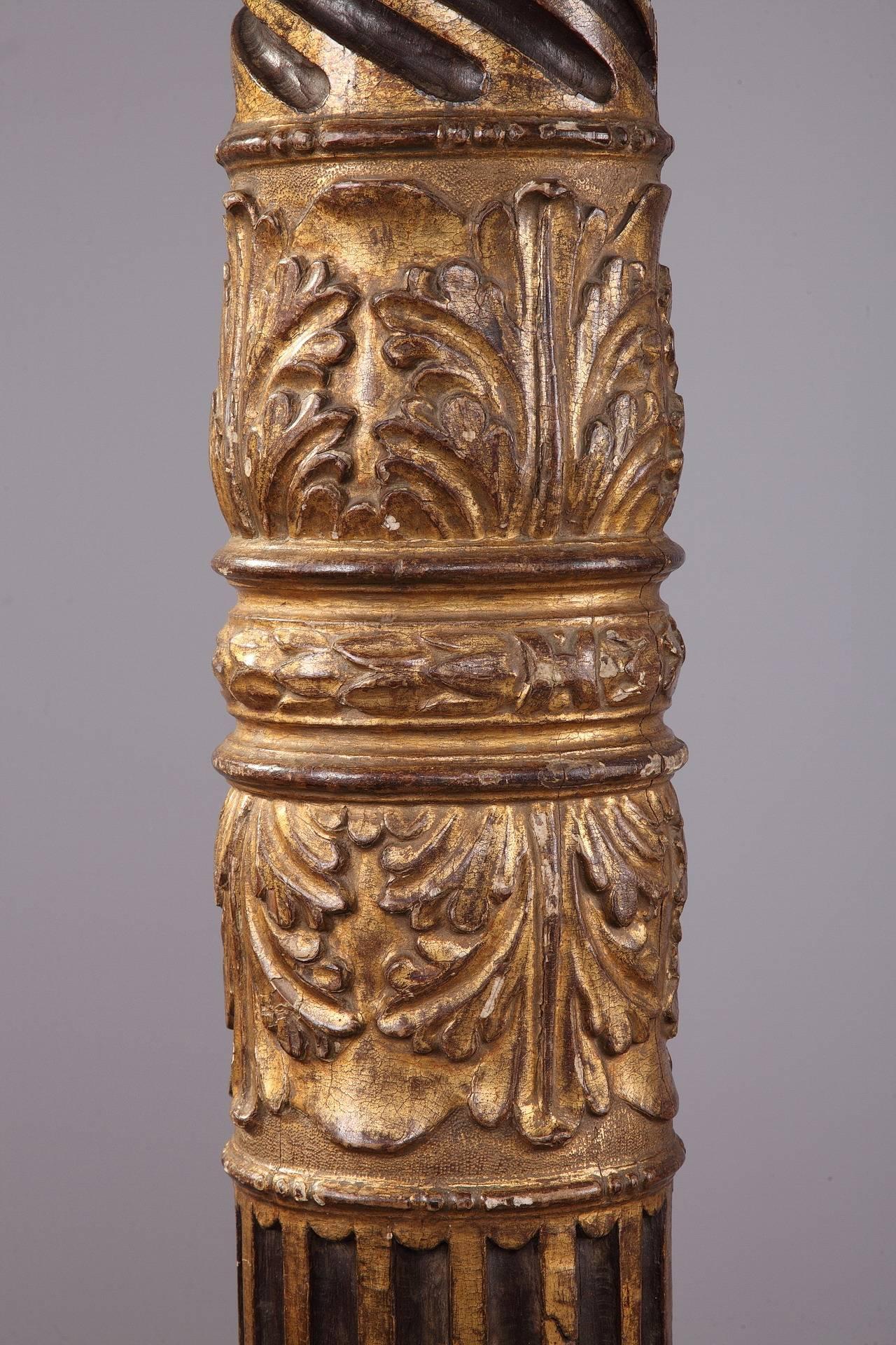 17th Century Pair of Giltwood Columns 3