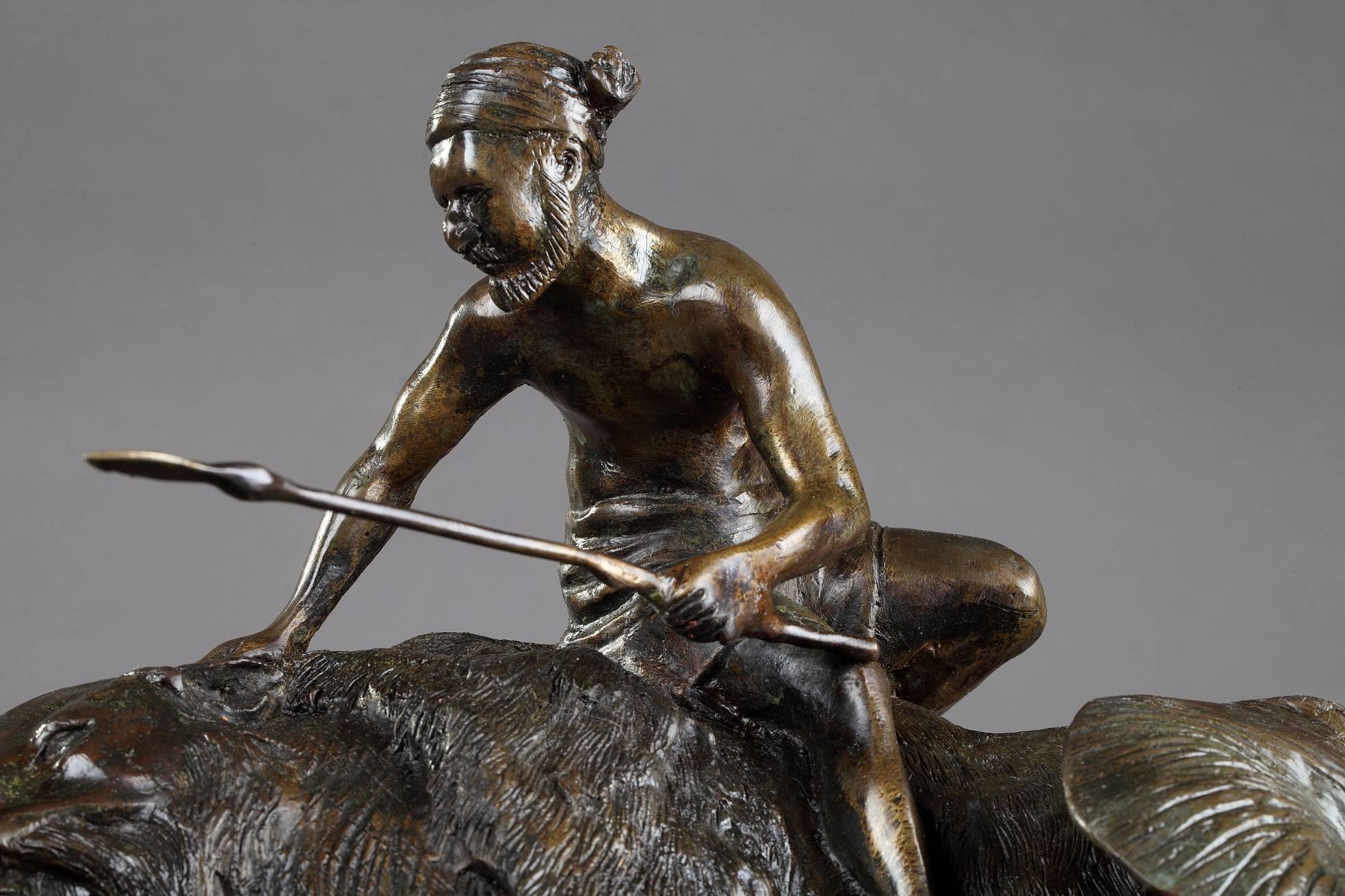 Bronze Sculpture Lion Hunting by Antonio Amorgasti ‘Italien, 1880-1942’ In Good Condition In Paris, FR