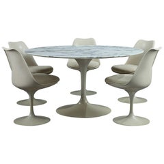 Tulip Dining Table and Set of Five Tulip Seats by Eero Saarinen for Knoll