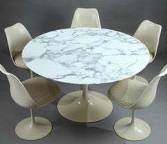 Tulip Dining Table and Set of Five Tulip Seats by Eero Saarinen for Knoll