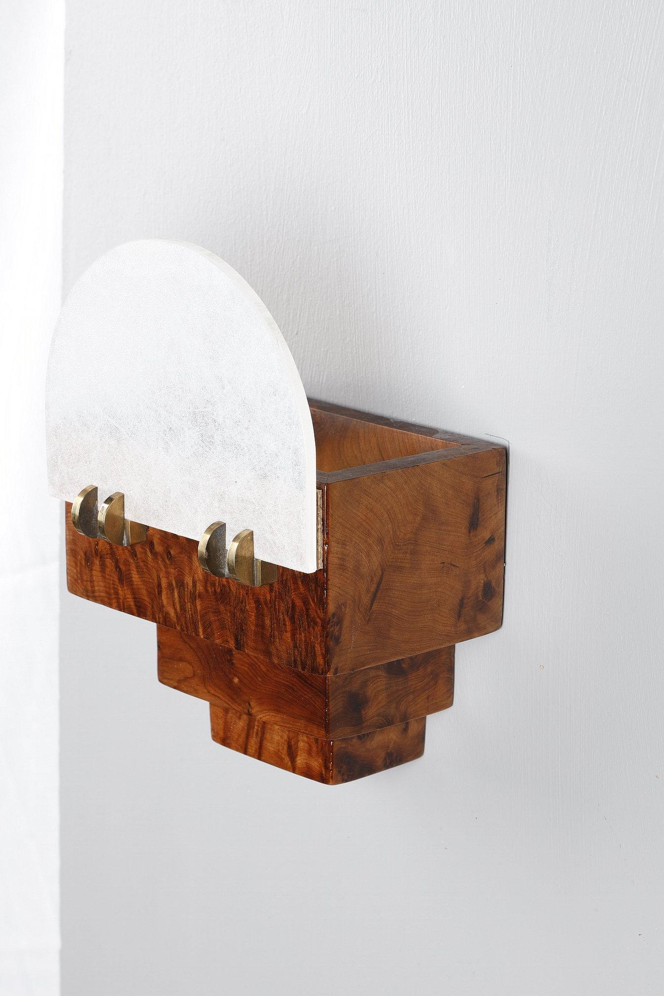 Four small Art Déco wall sconces For Sale 4