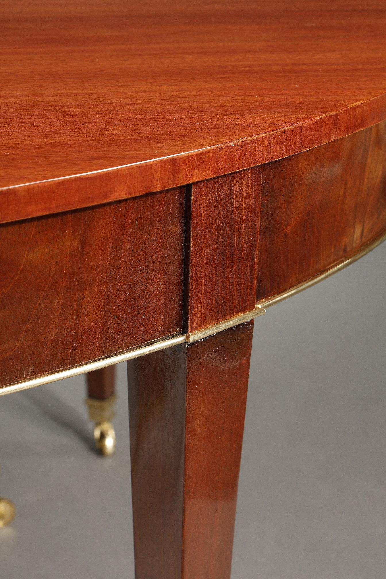 Very large mahogany dining table from the 19th century For Sale 9