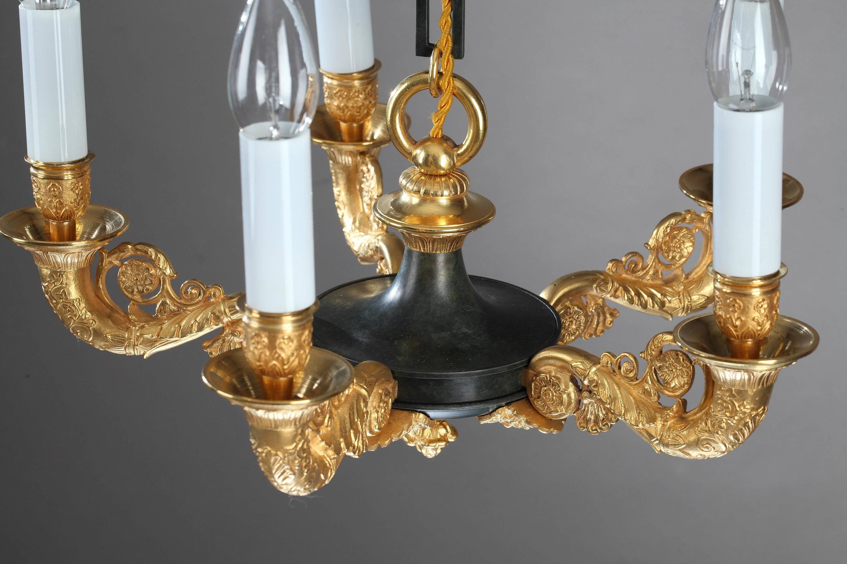 Early 19th Century Restauration Period Gilt and Patinated Bronze Chandelier 4