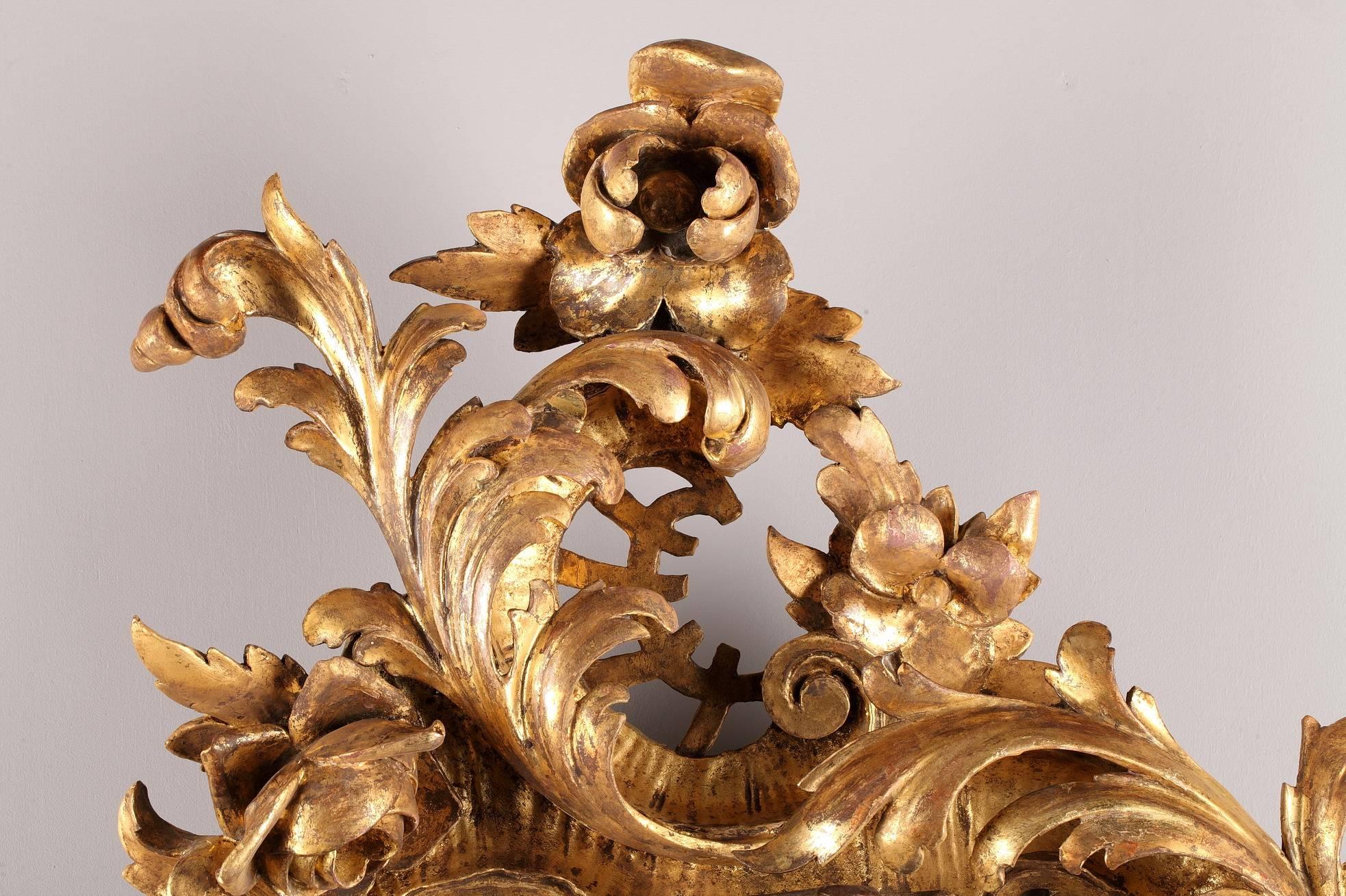Rococo 18th Century Venetian Giltwood Mirror with Consoles