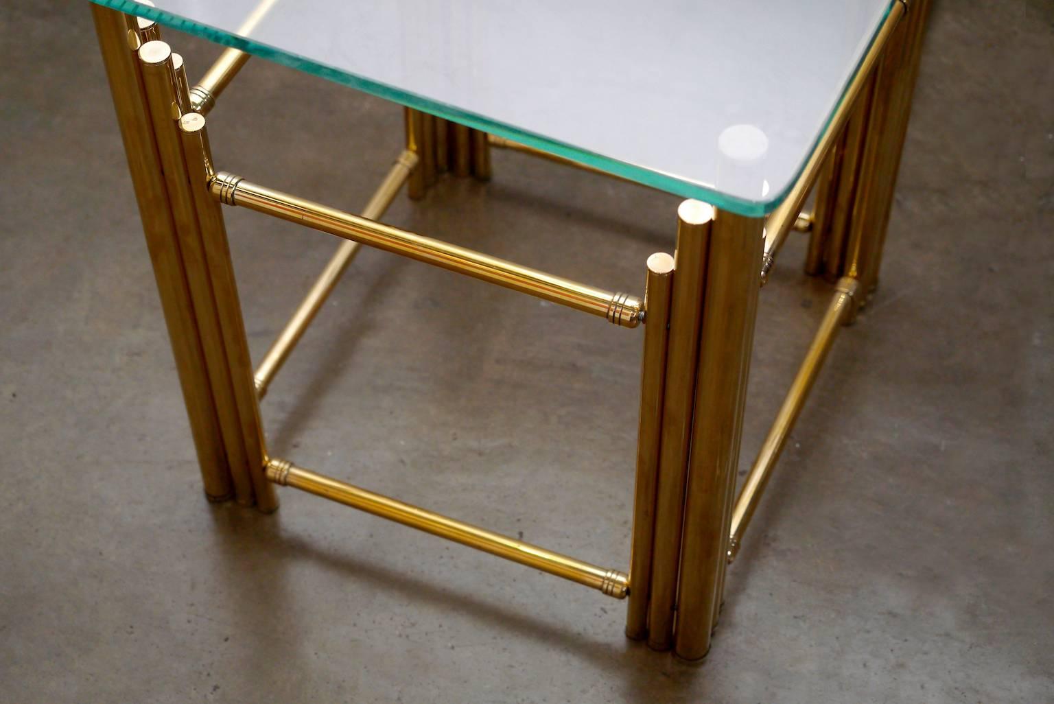 Pair of Mexican Modern Brass Side Tables, 1970s In Good Condition For Sale In San Miguel De Allende, Guanajuato