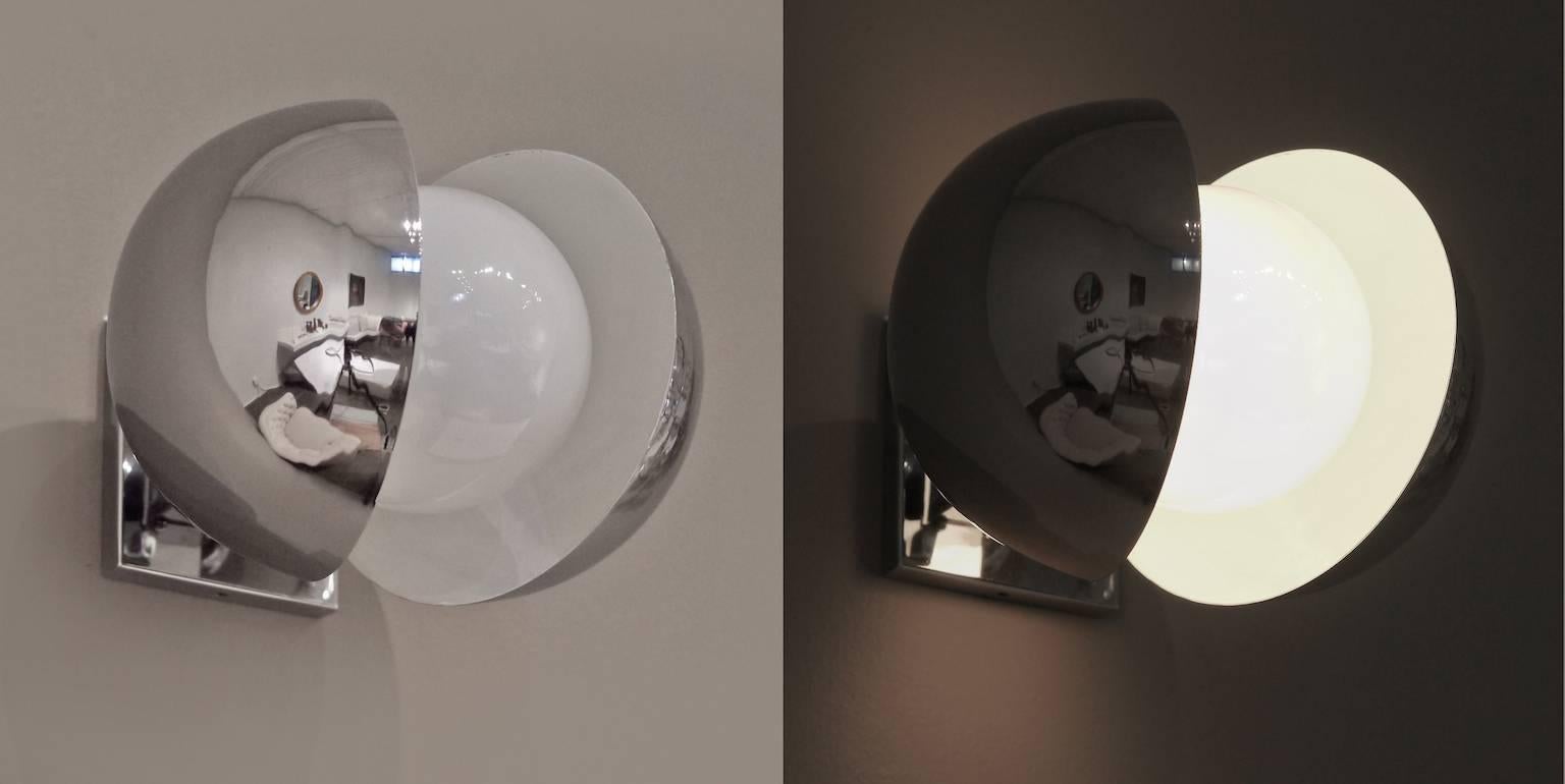 Pair of Chrome Wall Lights (Moderne der Mitte des Jahrhunderts) im Angebot