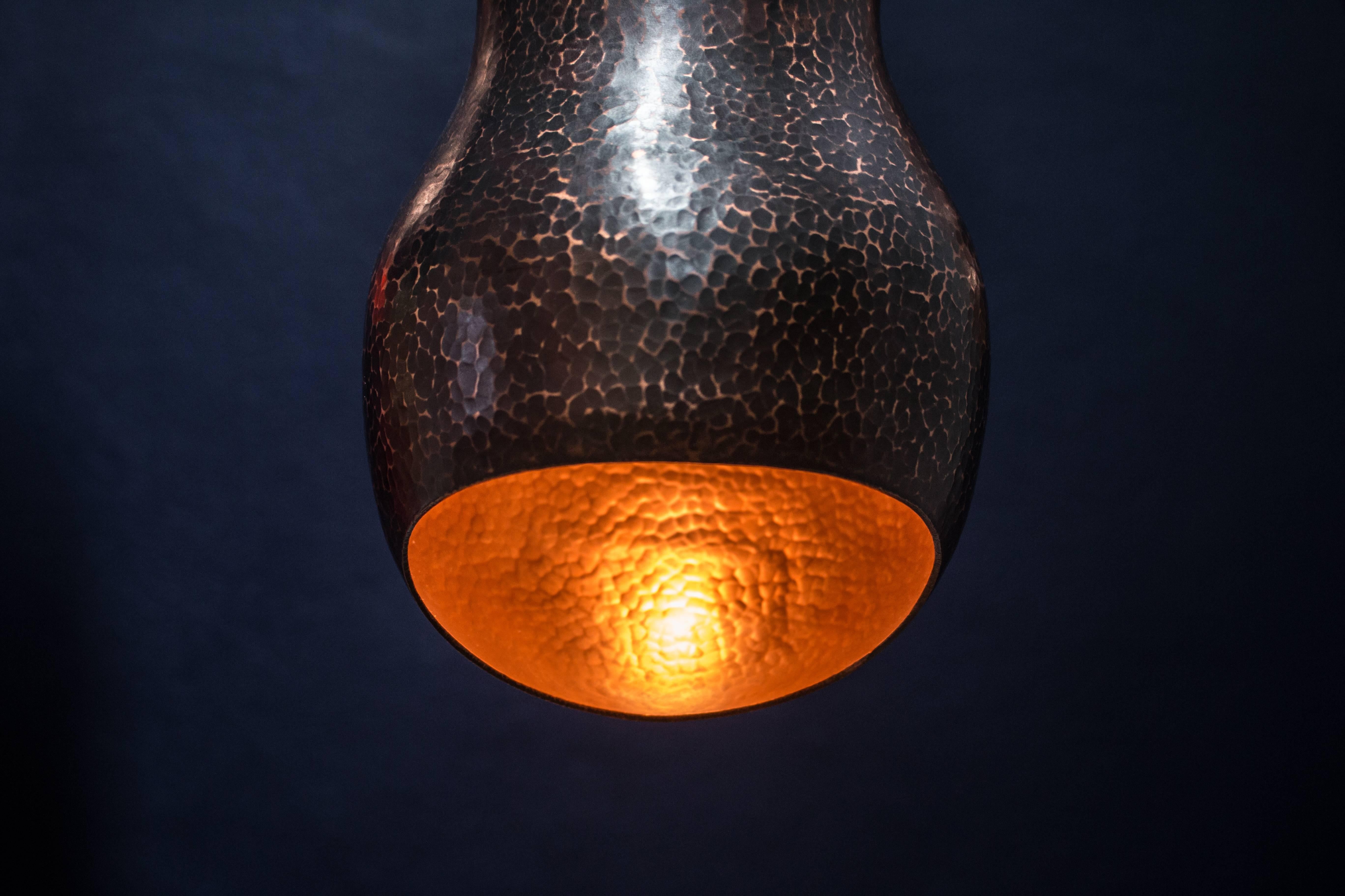 Cacahuate, Hand Hammered Copper Light, Mexico In Excellent Condition For Sale In San Miguel De Allende, Guanajuato