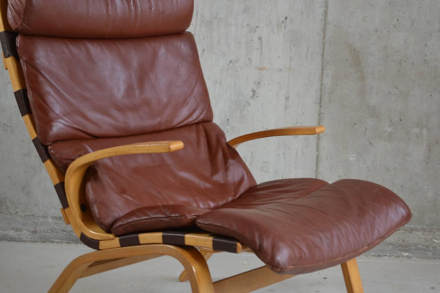 Farstrup Danish 1970s Mid-Century High Backed Leather and Beech Lounge Chair In Excellent Condition In London, GB
