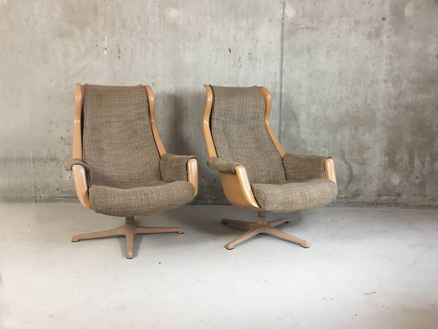 Pair of 1960s Swedish Galaxy Swivel Chairs by Alf Svensson for DUX In Good Condition In London, GB
