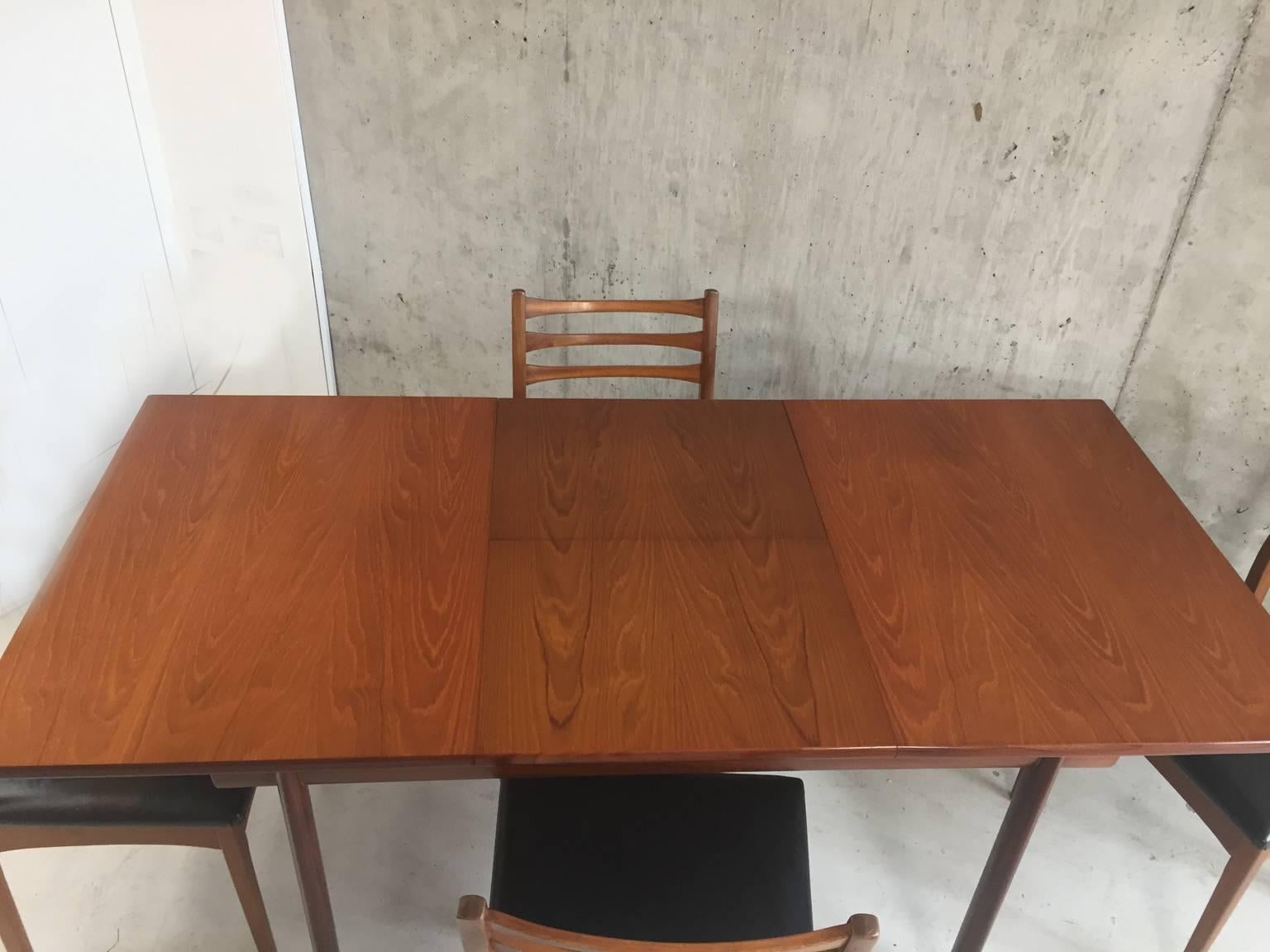 Late 20th Century 1970s Mid-Century White and Newton Dining Table with Four Dining Chairs