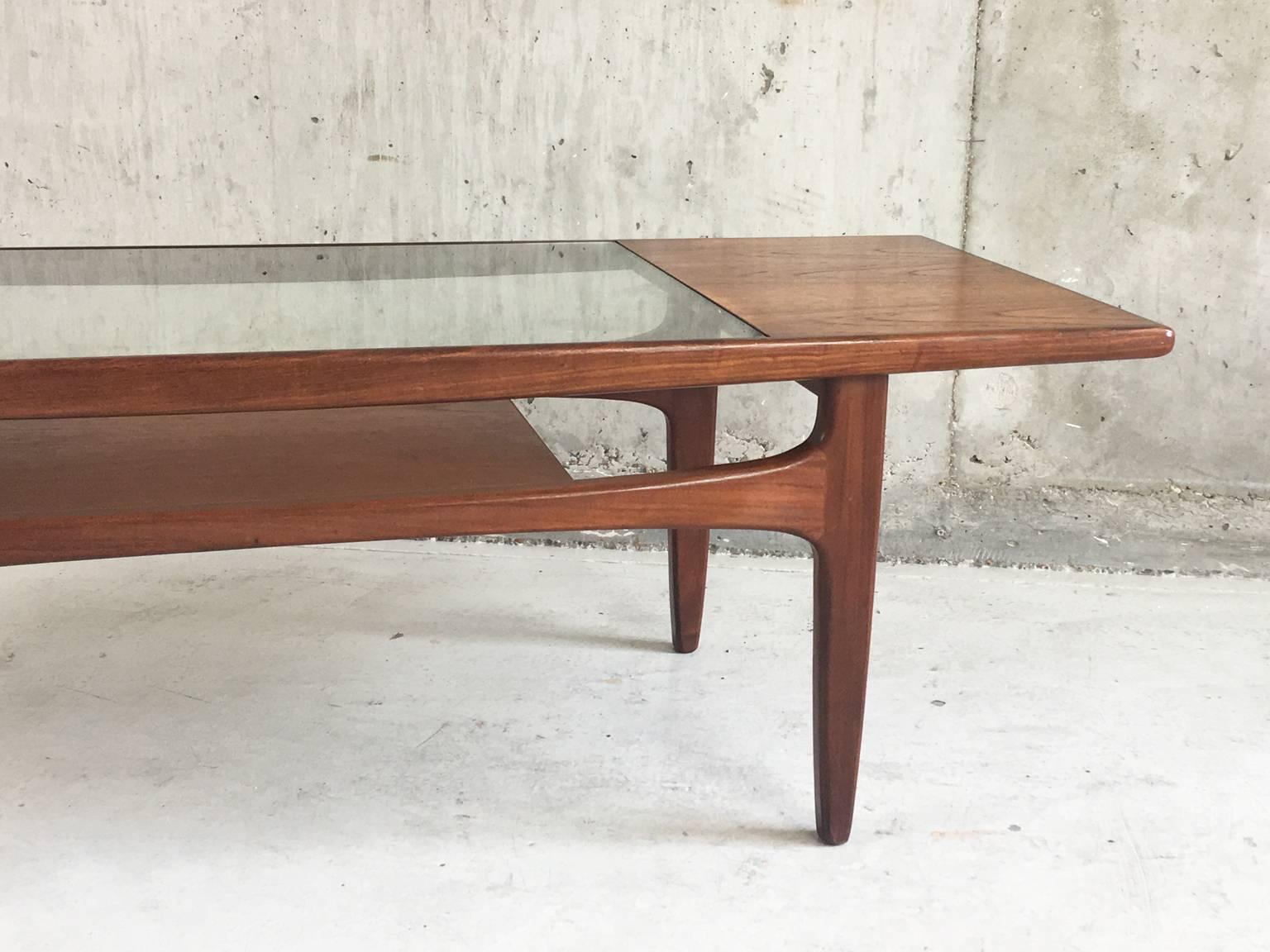 Great Britain (UK) 1970s G Plan Mid-Century Modern Teak Coffee Table with Glass Inset For Sale