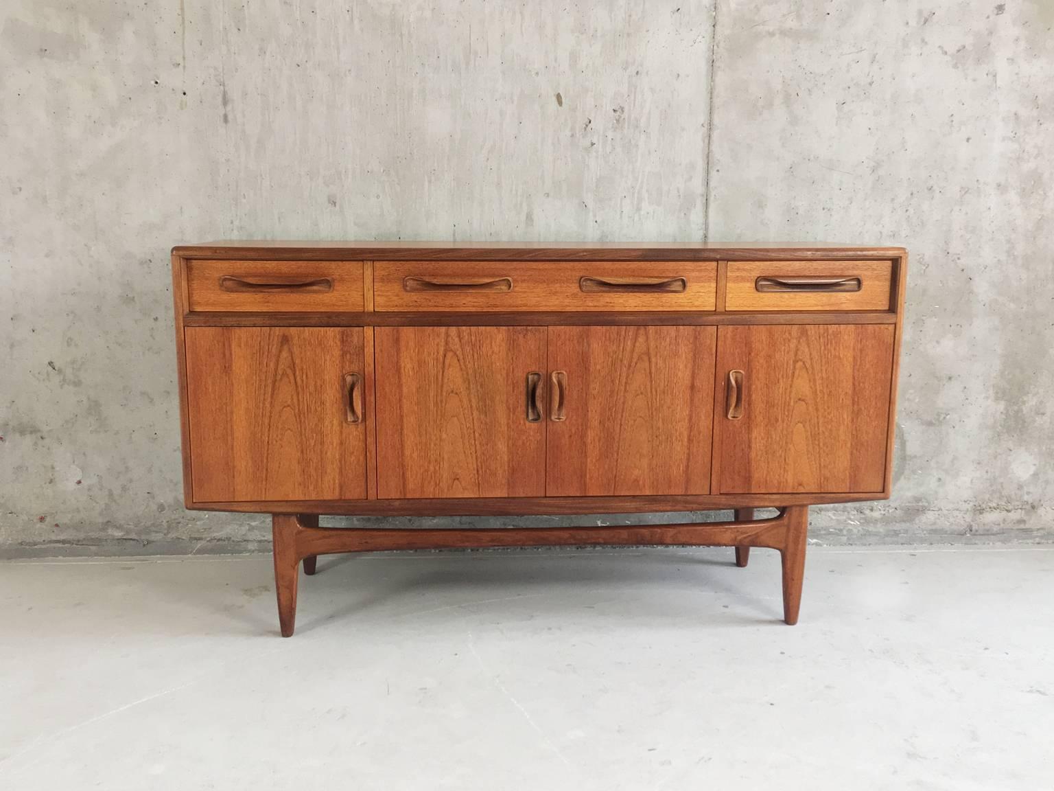 1960s Mid-Century G Plan / Fresco Range Compact Sideboard In Excellent Condition For Sale In London, GB