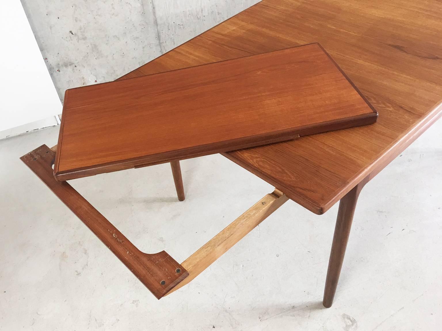 Mid-Century Modern Ib Kofod-Larsen for G-Plan’s Danish Range 1960s Teak Extendable Dining Table For Sale