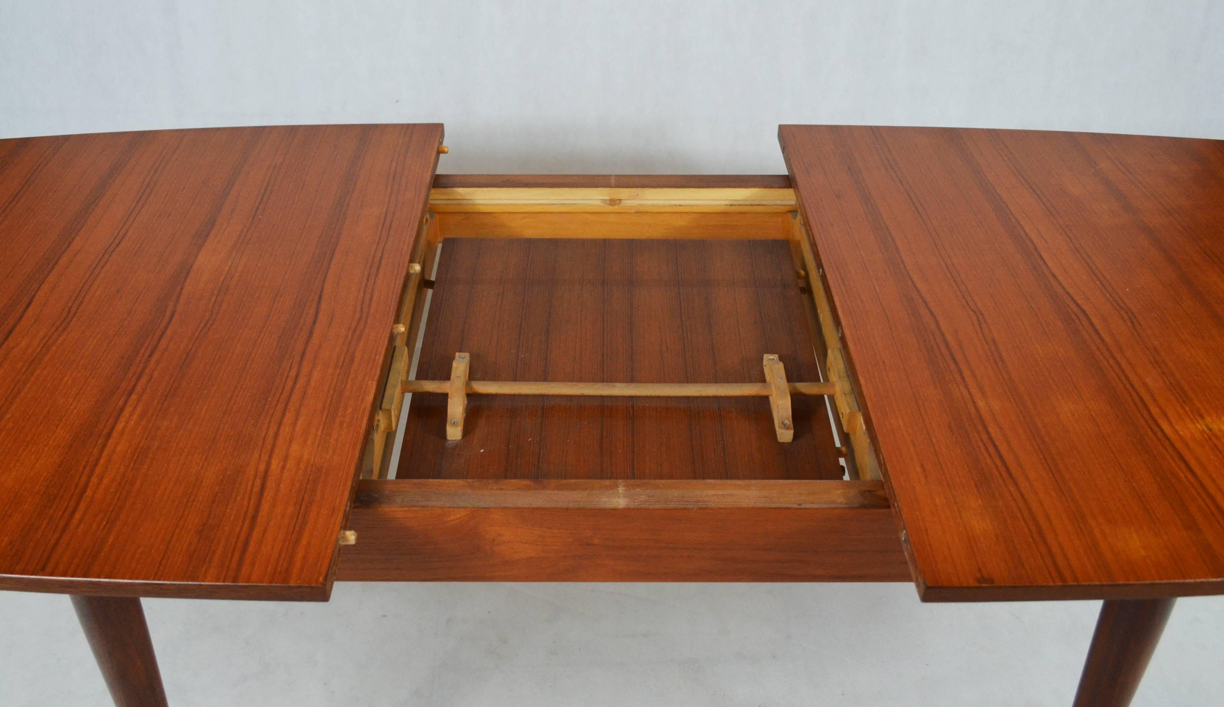 Italian Swedish Style Extensible Table and Six Chairs, Italy, 1960s