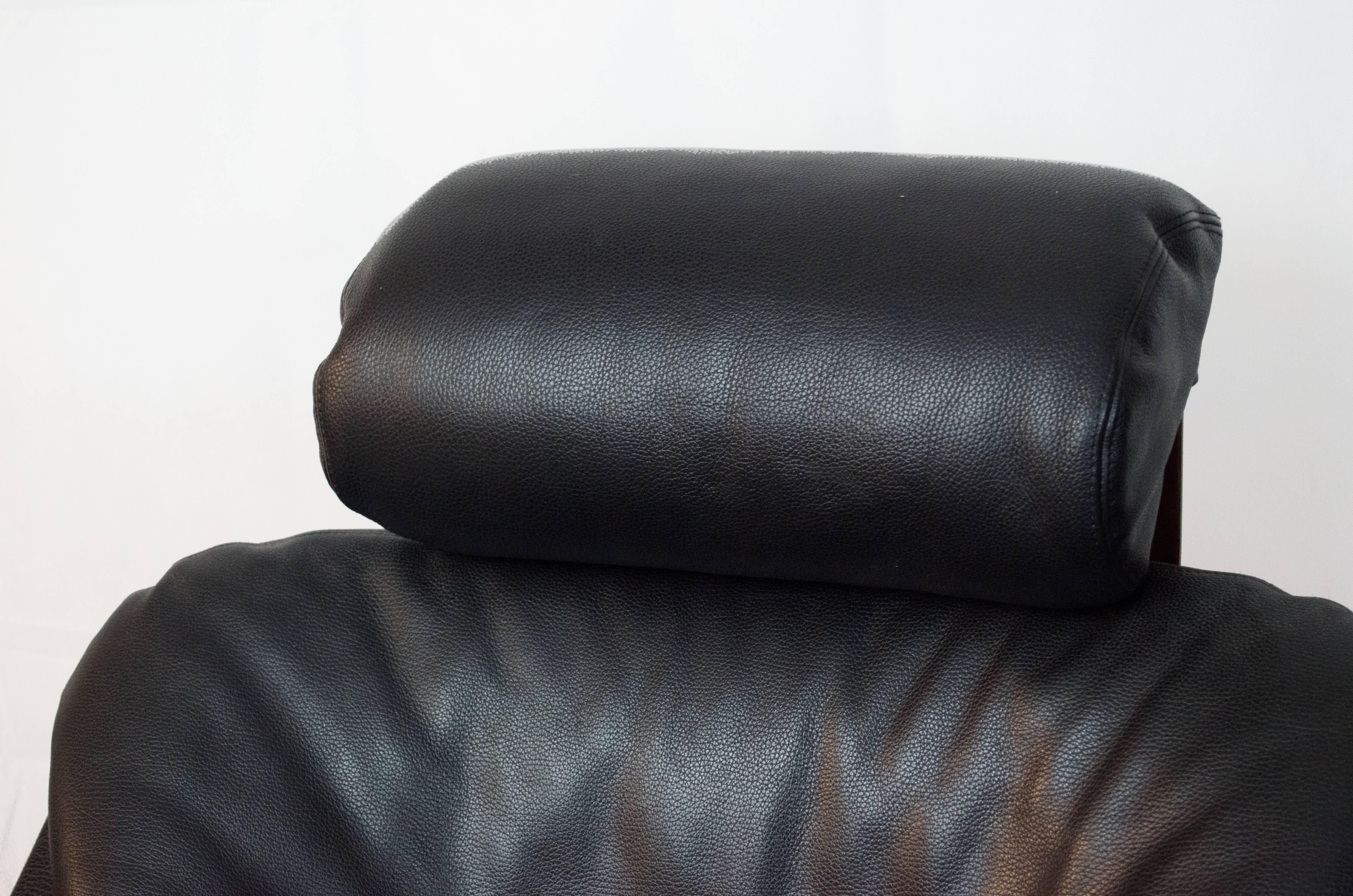 20th Century Black Leather Armchairs 1