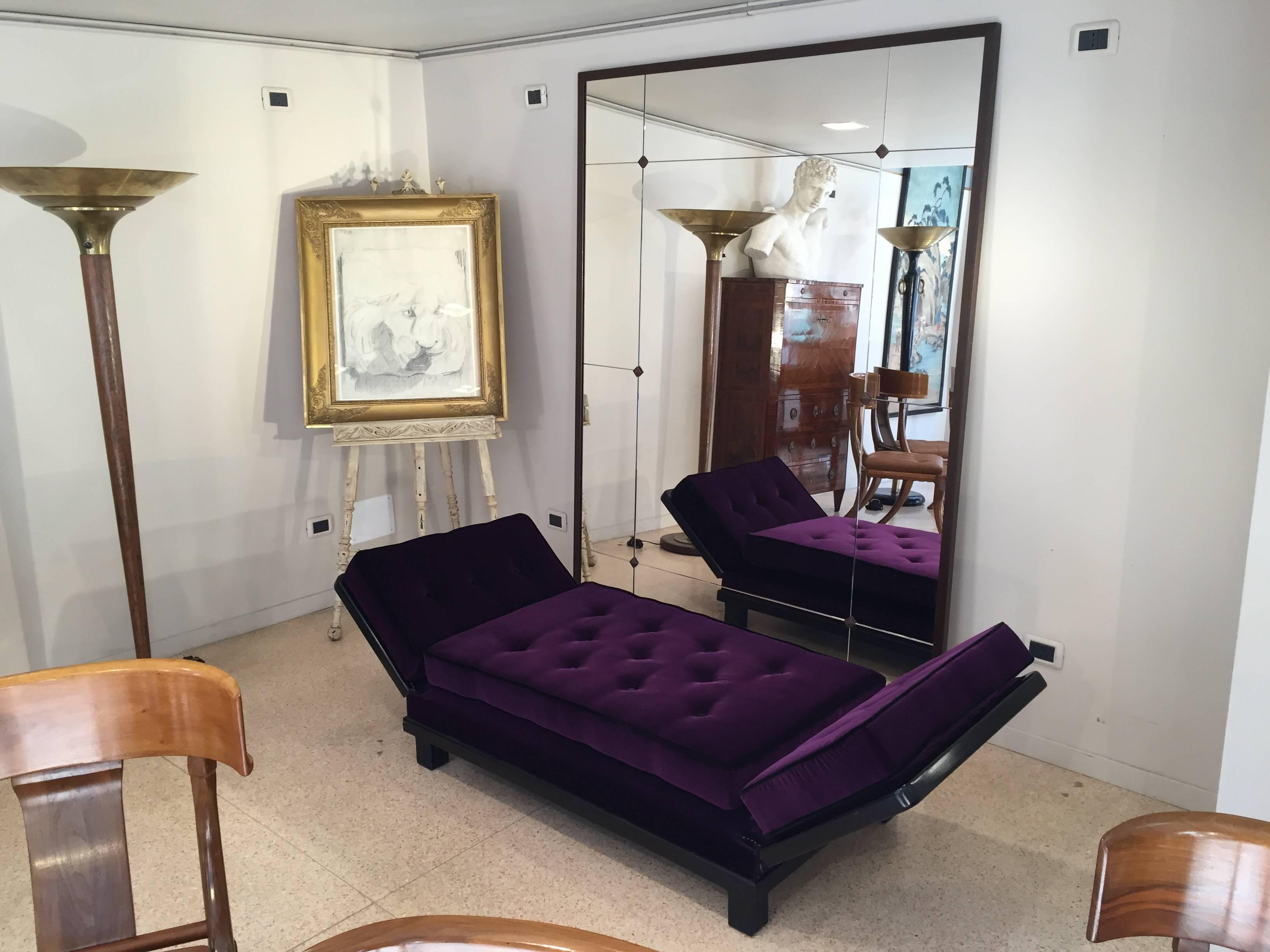 A charming velvet purple Art Deco daybed. Five figures possible.
This dormouse comes from France, the wood structure in fluted on the legs and it is ebonized. We have restored the wood structure in a conservative way and we have re upholstered the