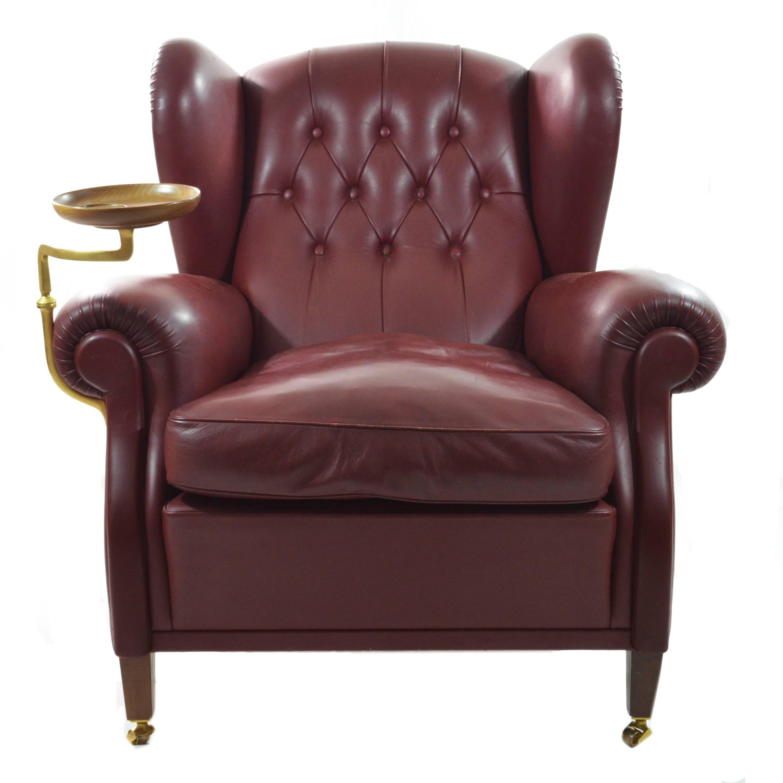Italiano Poltrona Frau originale Model No. 1919 con posacenere e relativo pouf