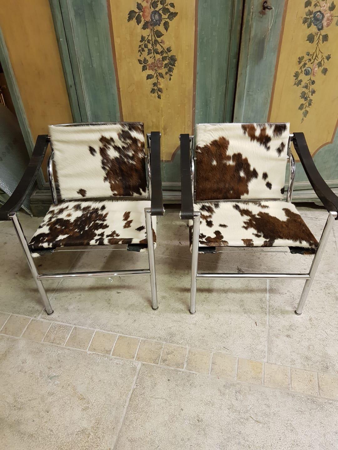 Le Corbusier Postmodern Steel and Cowskin LC1 Numbered Chairs for Cassina, 1980s 3