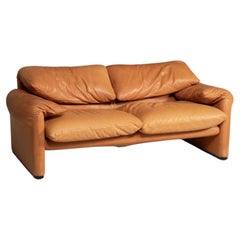 Cassina, Maralunga 2-Seater Sofa from the 1990s, designed by Vico Magistretti