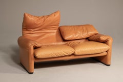 Cassina, Maralunga 2-Seater Sofa from the 1990s, designed by Vico Magistretti