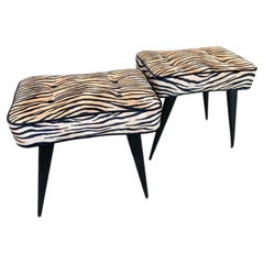 Antike Ottomane im Tigerstreifen-Design, gepolsterte Sitzmöbel im Vintage-Stil, Italien