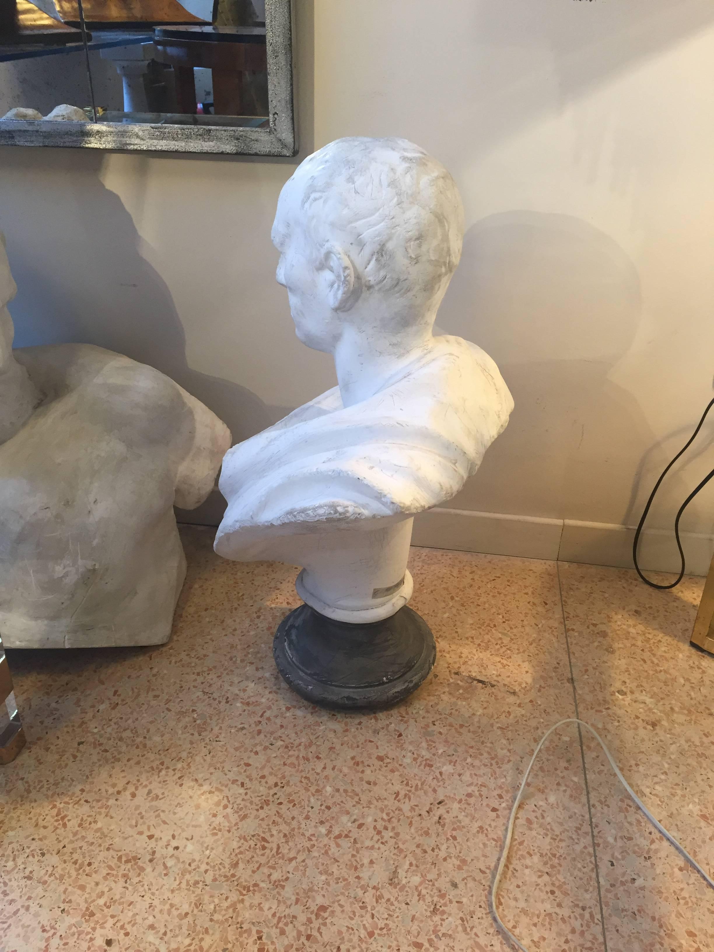 This plaster bust represents Julio Caesar, it is an academic studio. Excellently made with perfect proportions. From an fine arts academy in Tuscany, Italy, form 1940s.
Original patina, no restoration. Possible to clean to restore the original