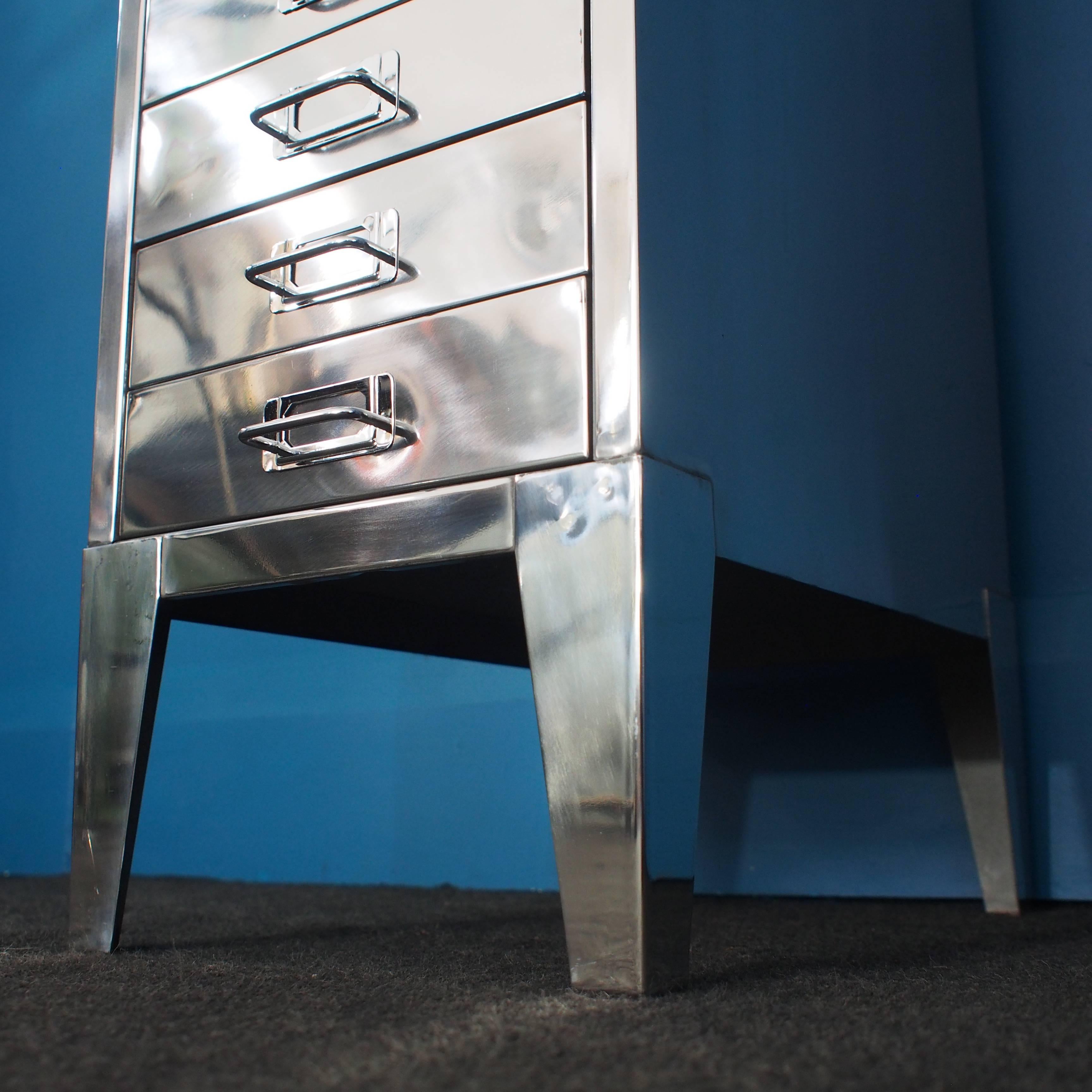 Tall English Polished Steel Filing Cabinet with Tapered Legs, circa 1960 In Excellent Condition In Chester, Flintshire