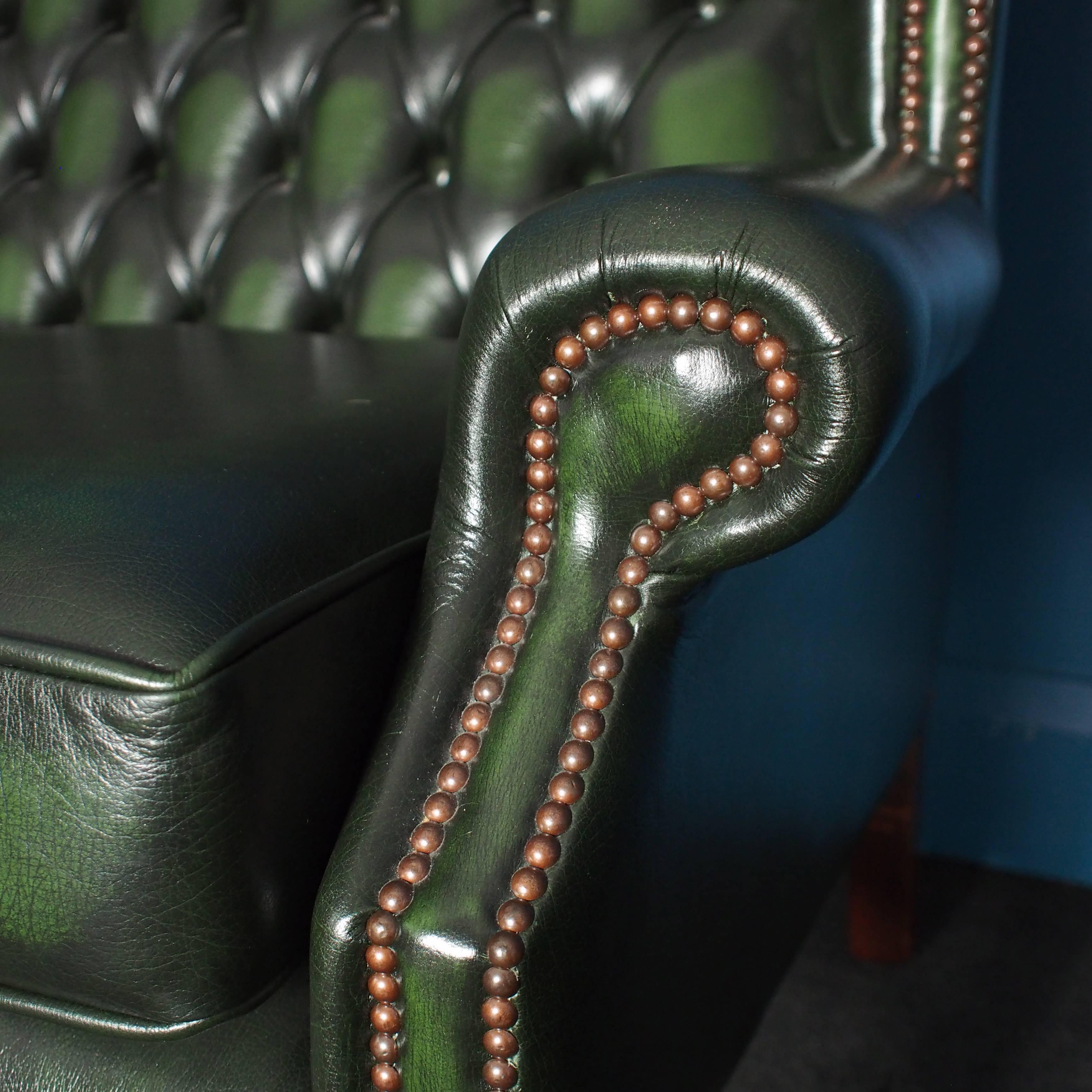 Two-Seat Leather Wingback Chesterfield Sofa, Antique Green, 1980s 4