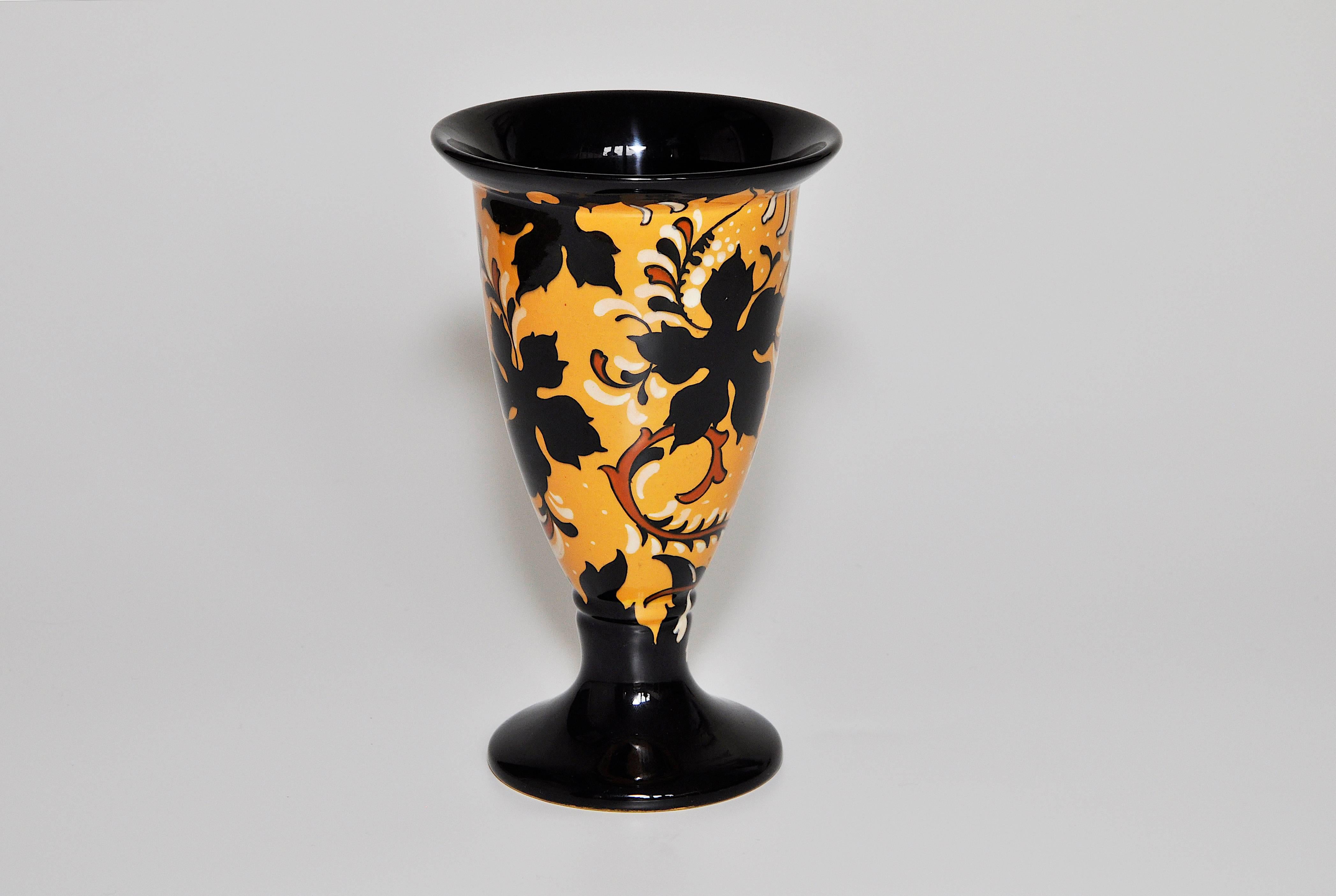 Yellow and Black Floral Dutch Gouda Art Nouveau Regina Pottery Ceramic Pot Vase For Sale 2