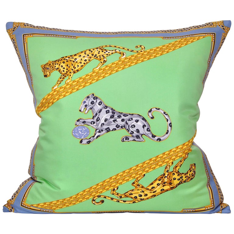 Large Vintage Cartier Jewelry Green Gold Silver Silk Fabric with Linen