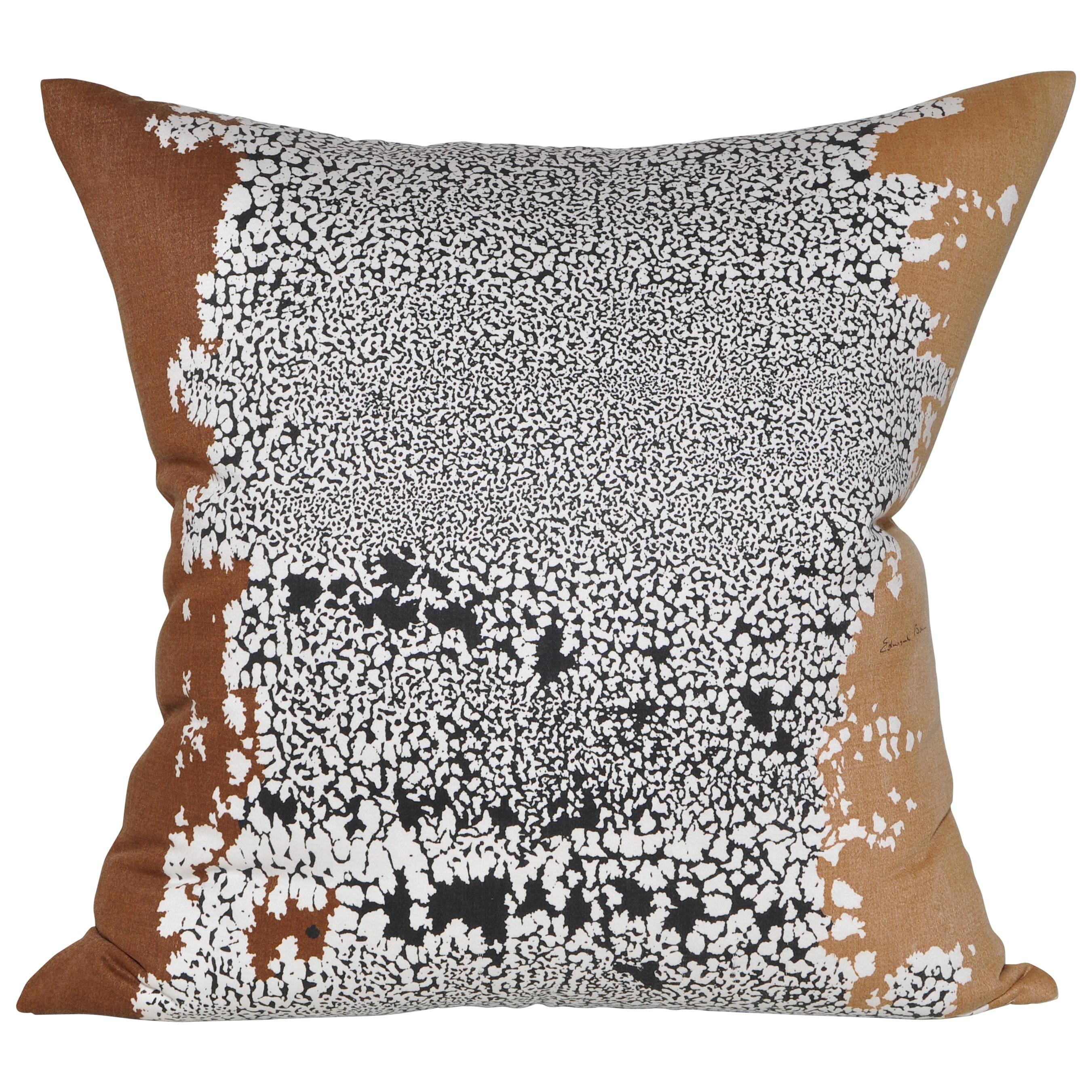 Custom-made large pair of luxury pillows (cushions) created from a rare vintage fabric by midcentury artist Edmund Bacci in an attractive abstract pattern, backed in new pure Irish linen, filled with new duck and down feather insert and a concealed