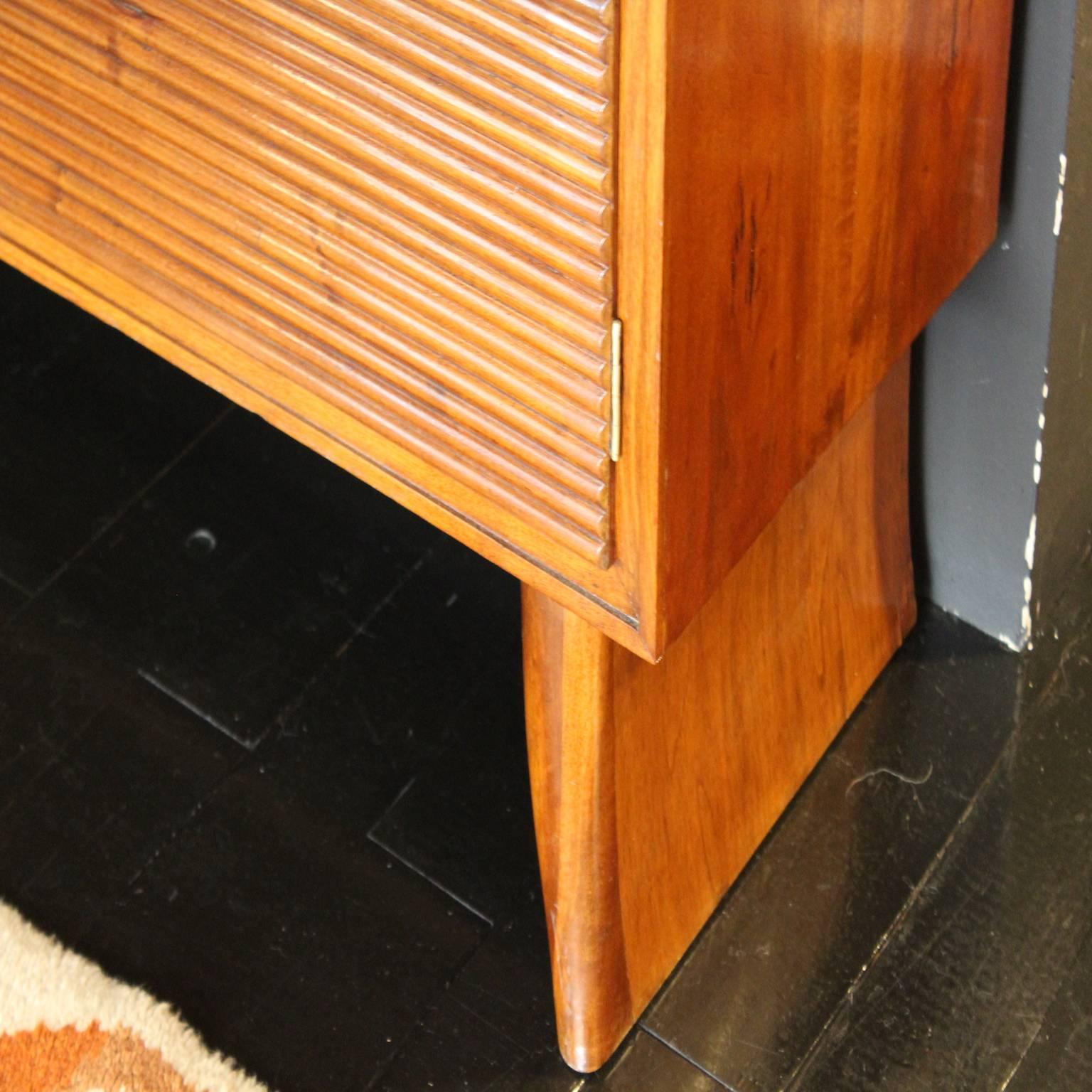 Italian Paolo Buffa 1940s Walnut Sideboard/Library Grissinato Processing