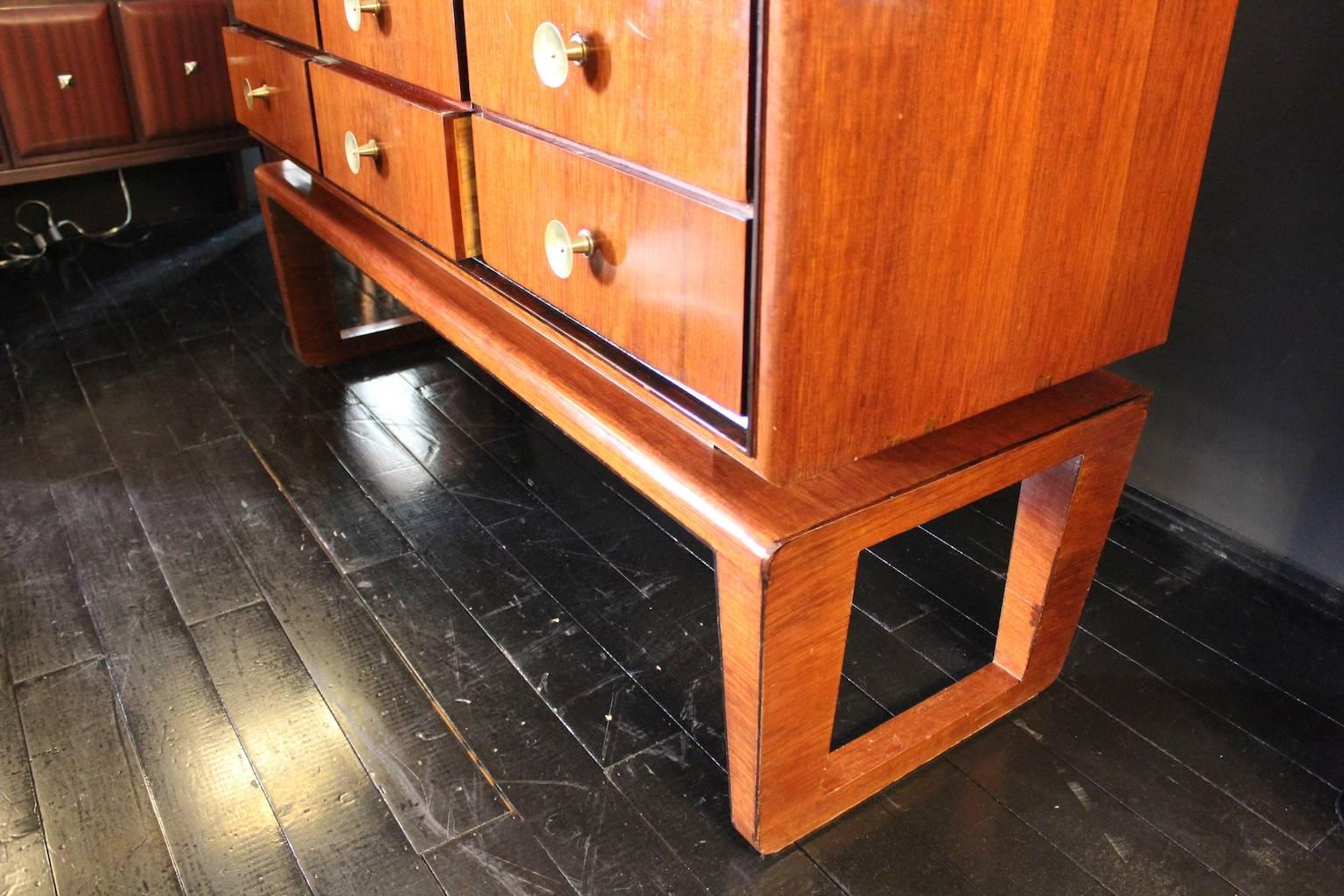 1940s Rosewood Chest of Drawers im Zustand „Gut“ in Milano, IT