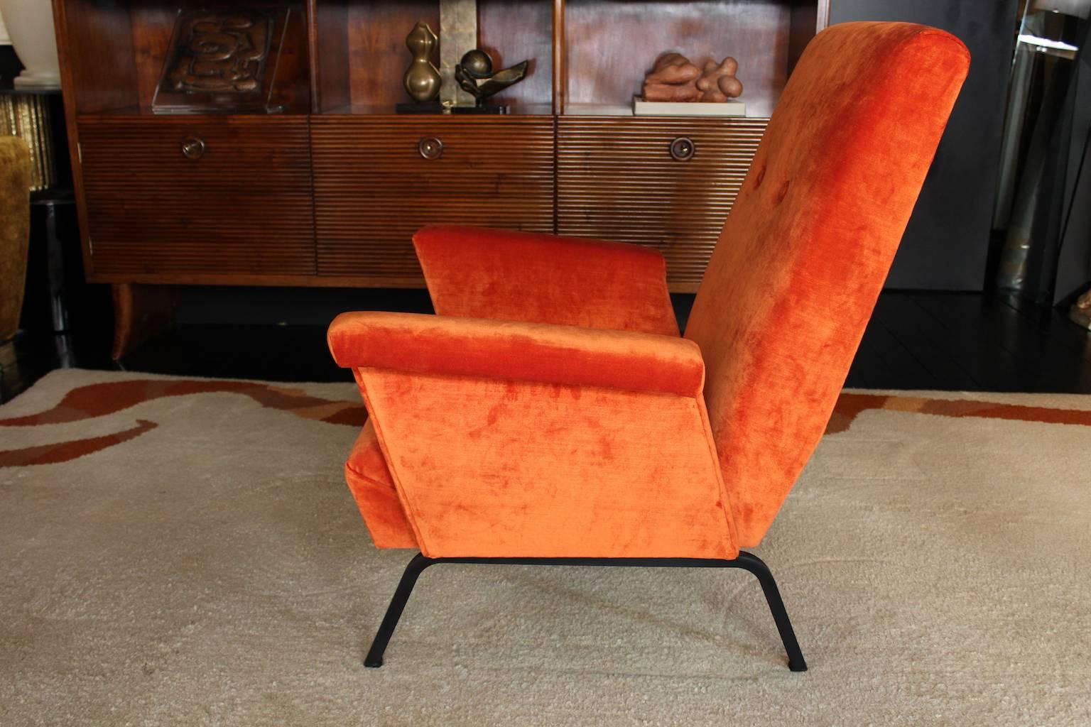 Modern Pair of 1960s Armchairs in Orange Velvet For Sale