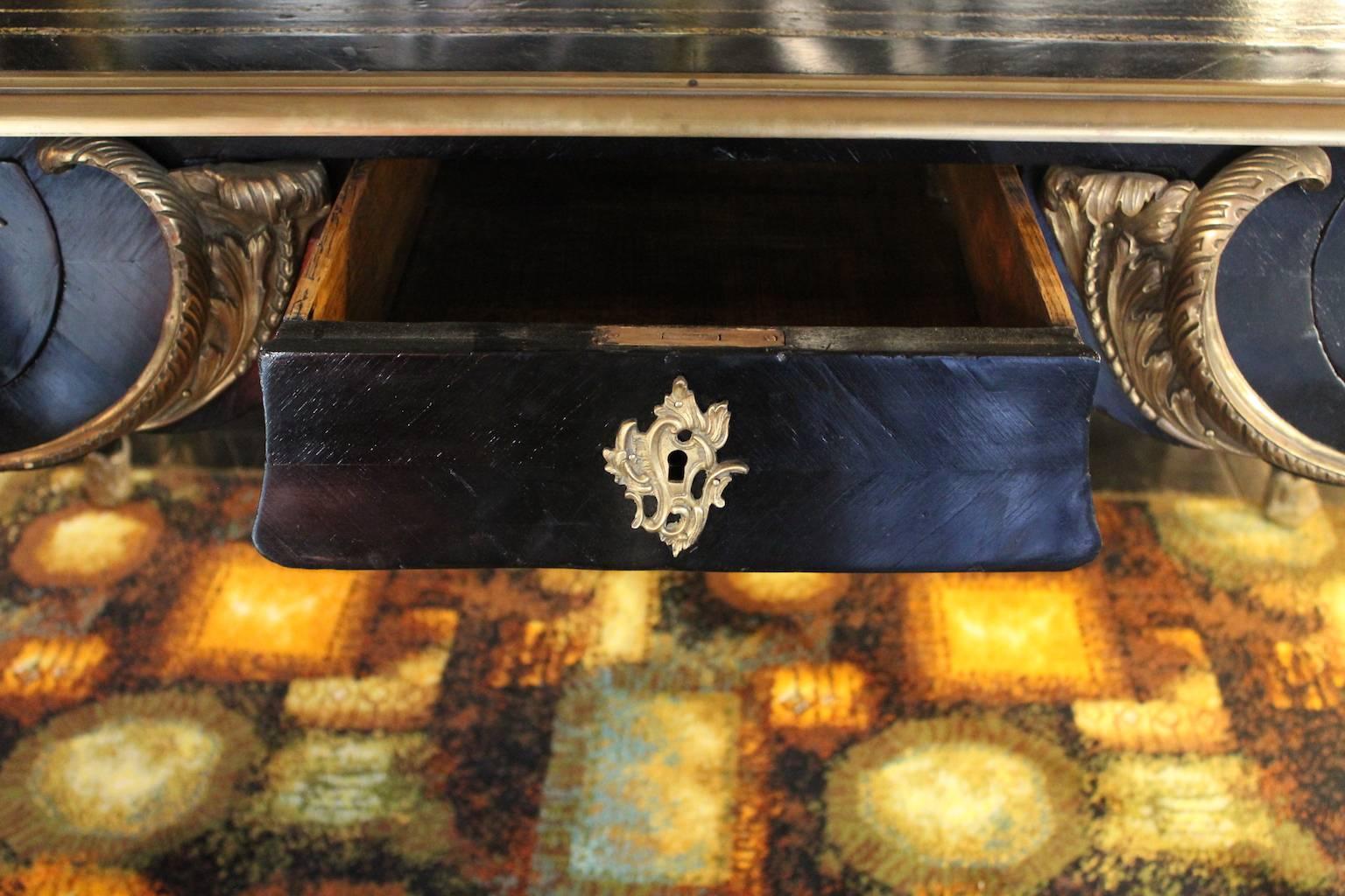 Gilt  Beautiful rectangular Napoleon III Writing Desk early century black and gold For Sale