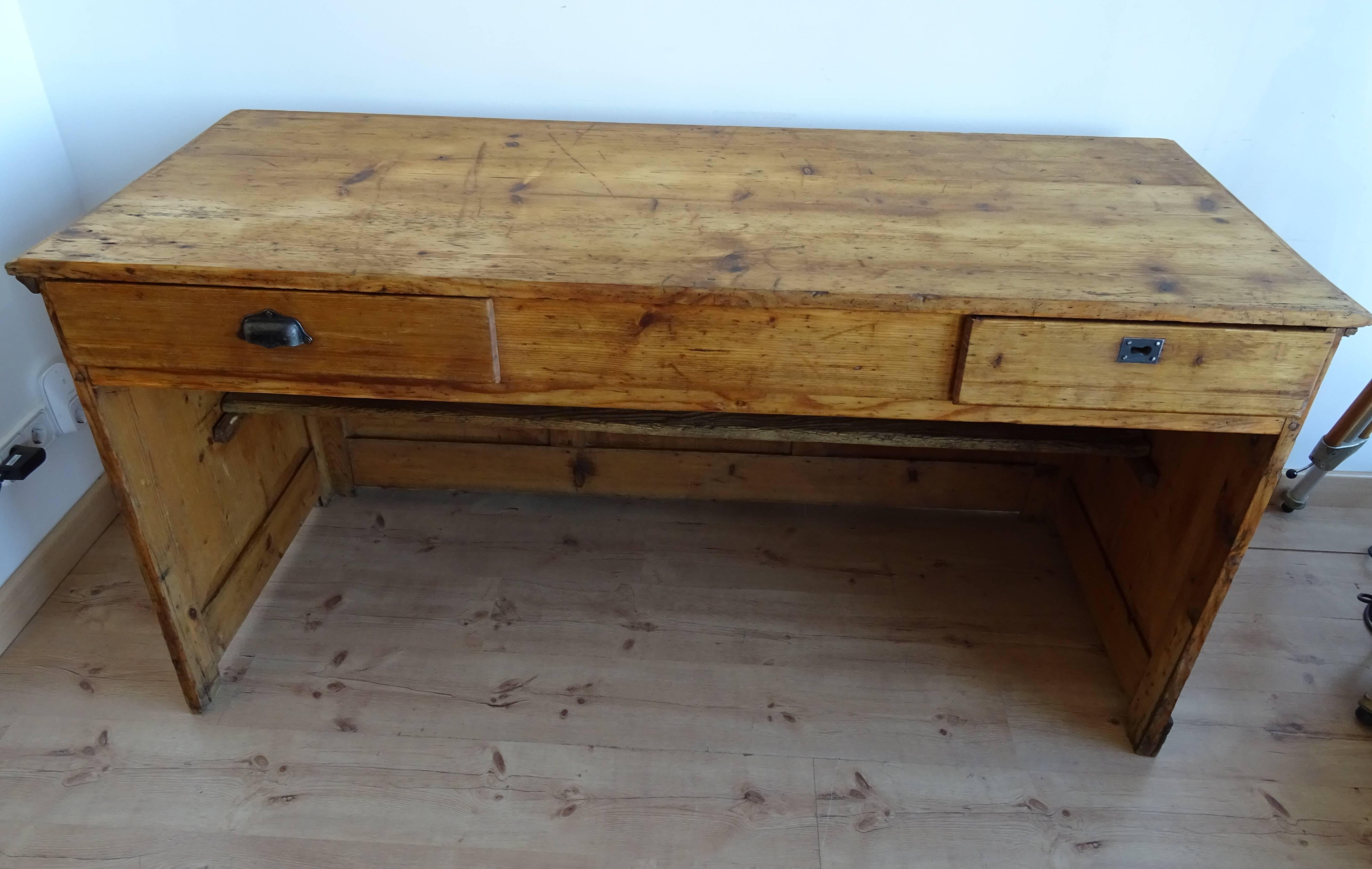 Early Century Vintage French Pine Shop Counter In Good Condition For Sale In Madrid, ES